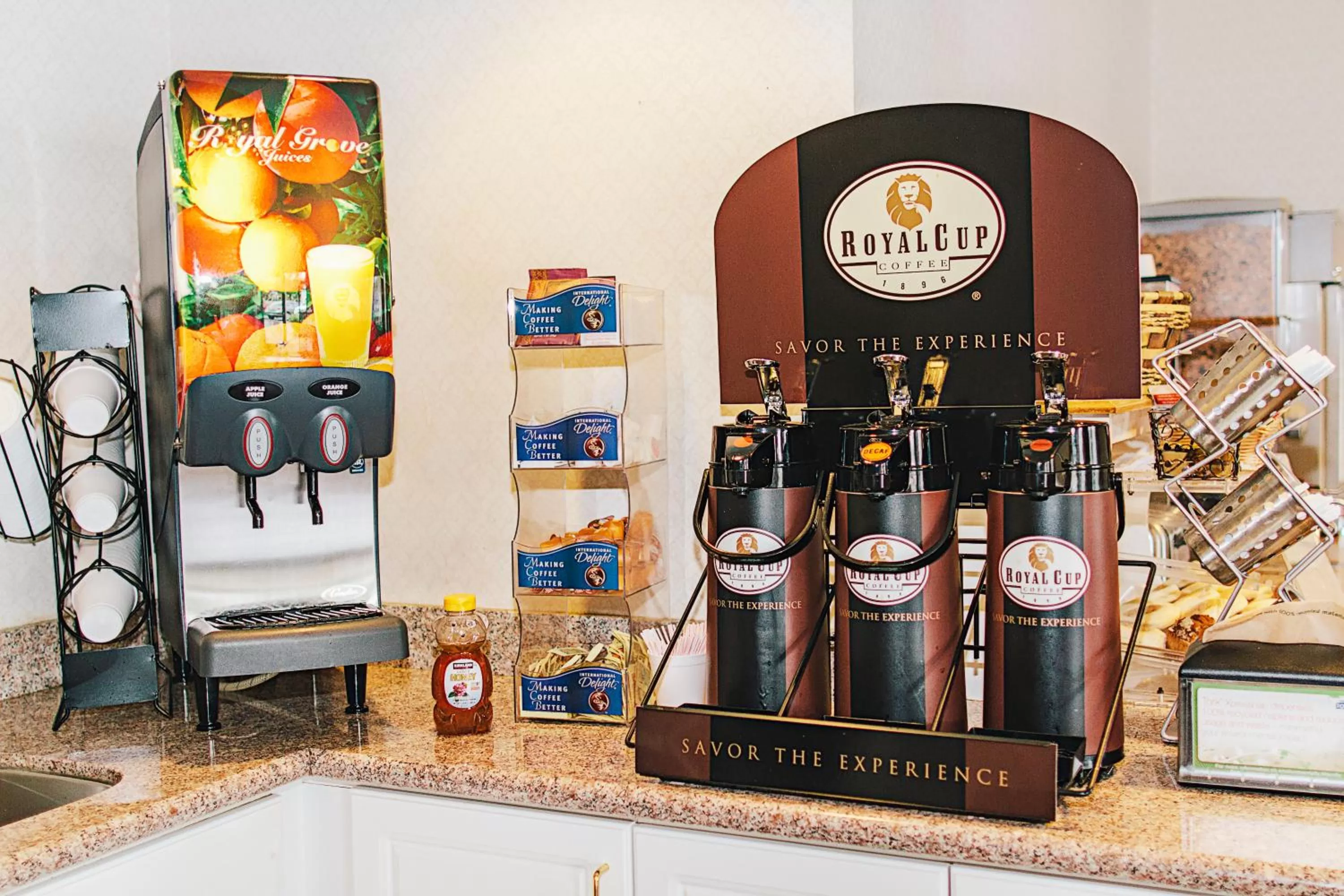 Food and drinks in FairBridge Inn & Suites DuPont