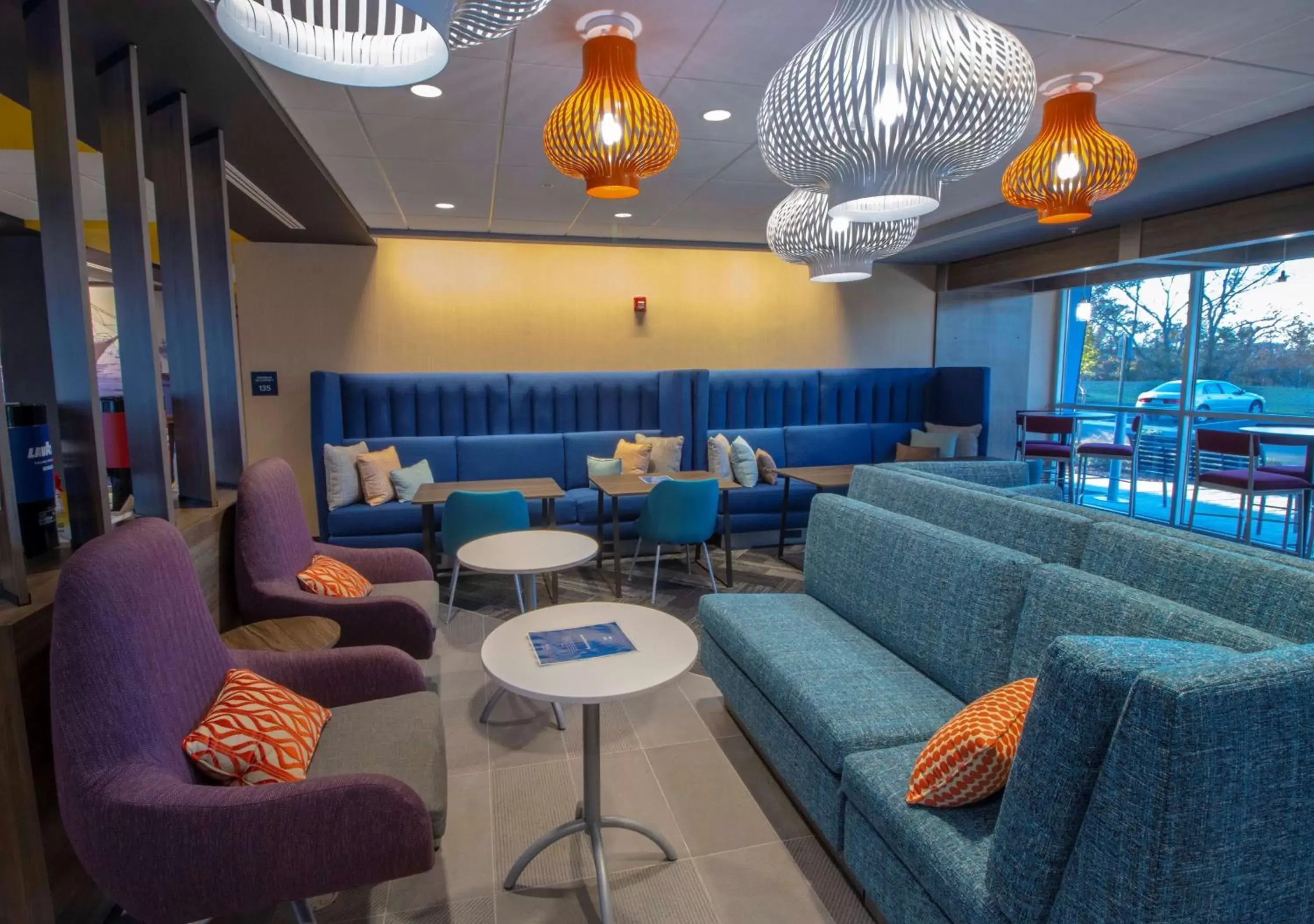 Lobby or reception, Lounge/Bar in Tru By Hilton Norfolk Airport, Va