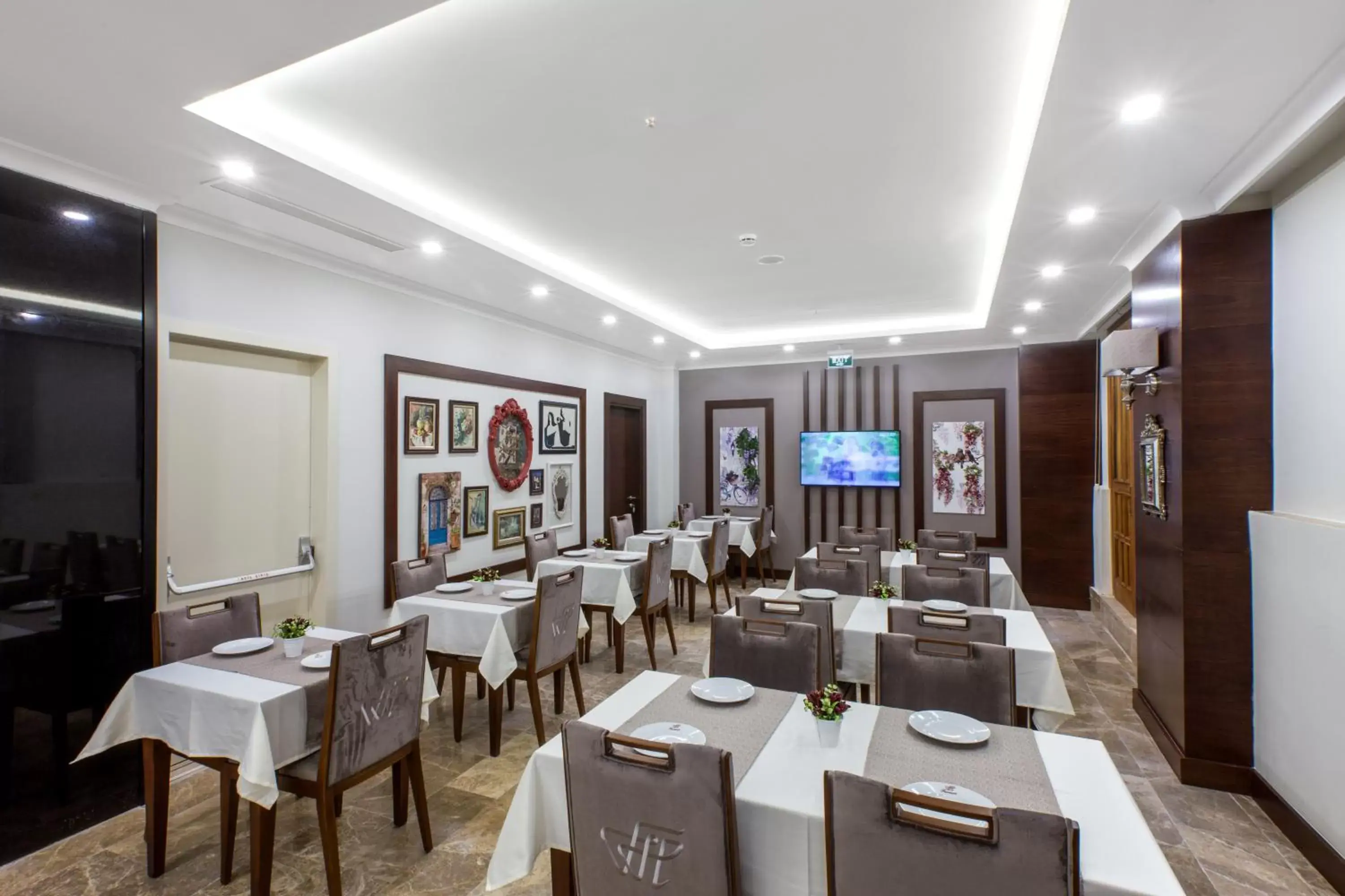 Restaurant/places to eat in Ferman Hilal Hotel-Special Category Restaurant/places to eat in Ferman Hilal Hotel-Special Category