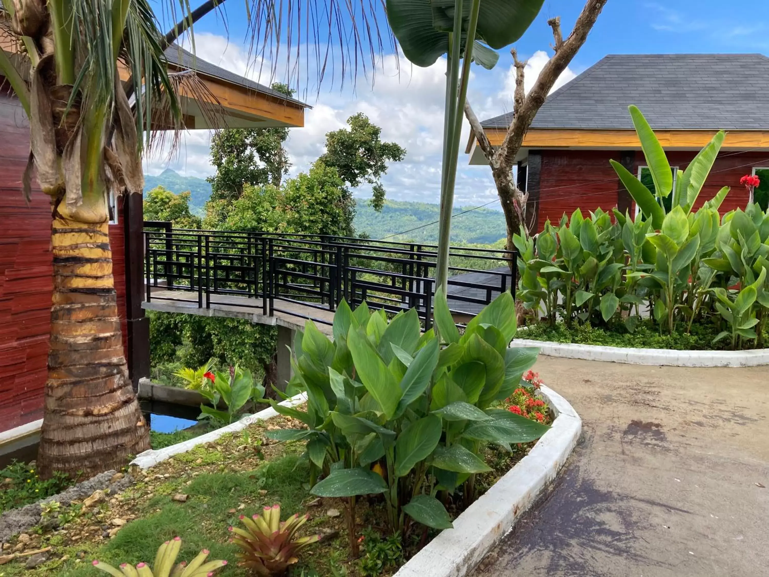 Property building in MS Mountain Cabin Property building in MS Mountain Cabin