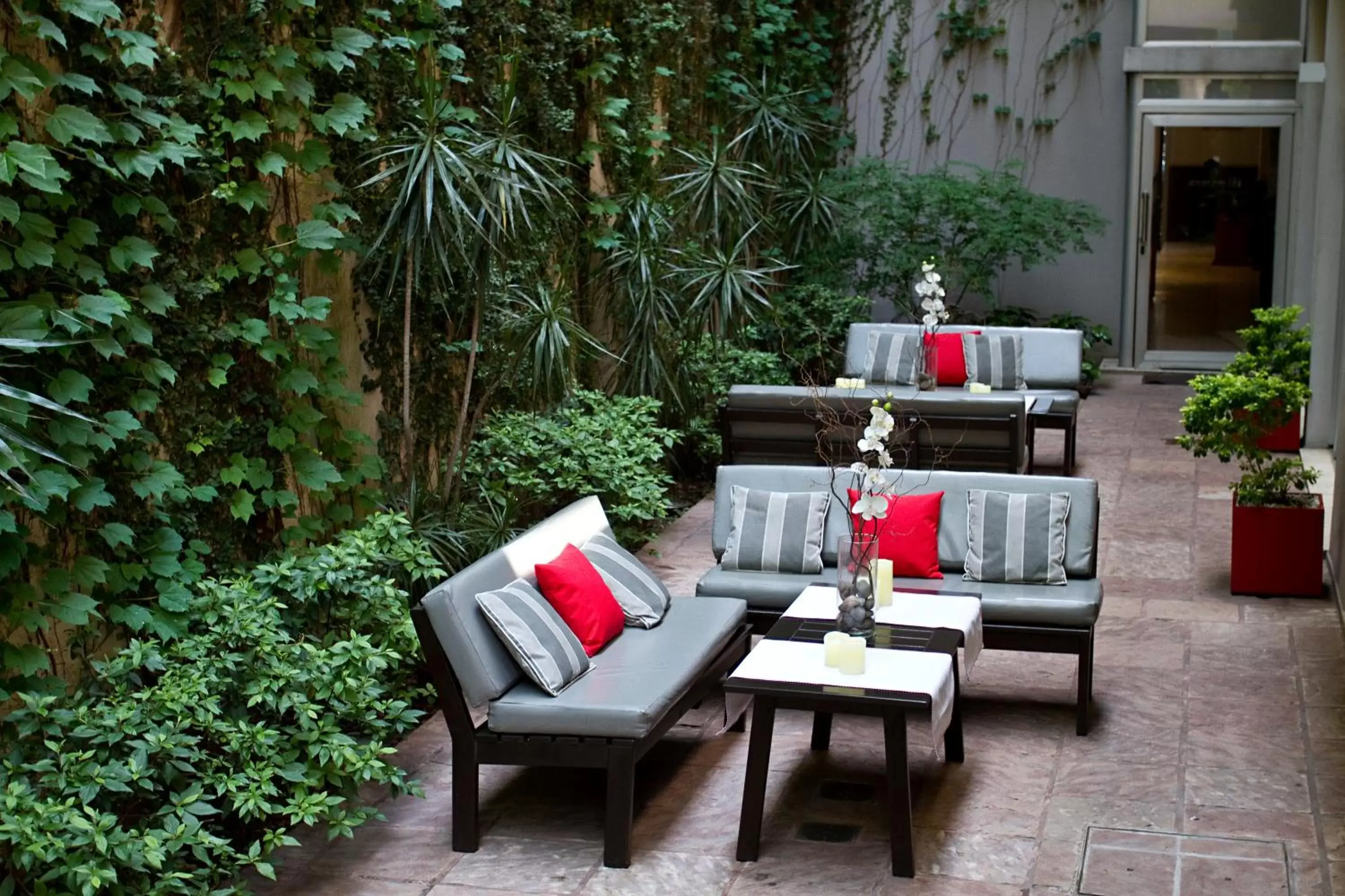 Patio in Ribera Sur Hotel