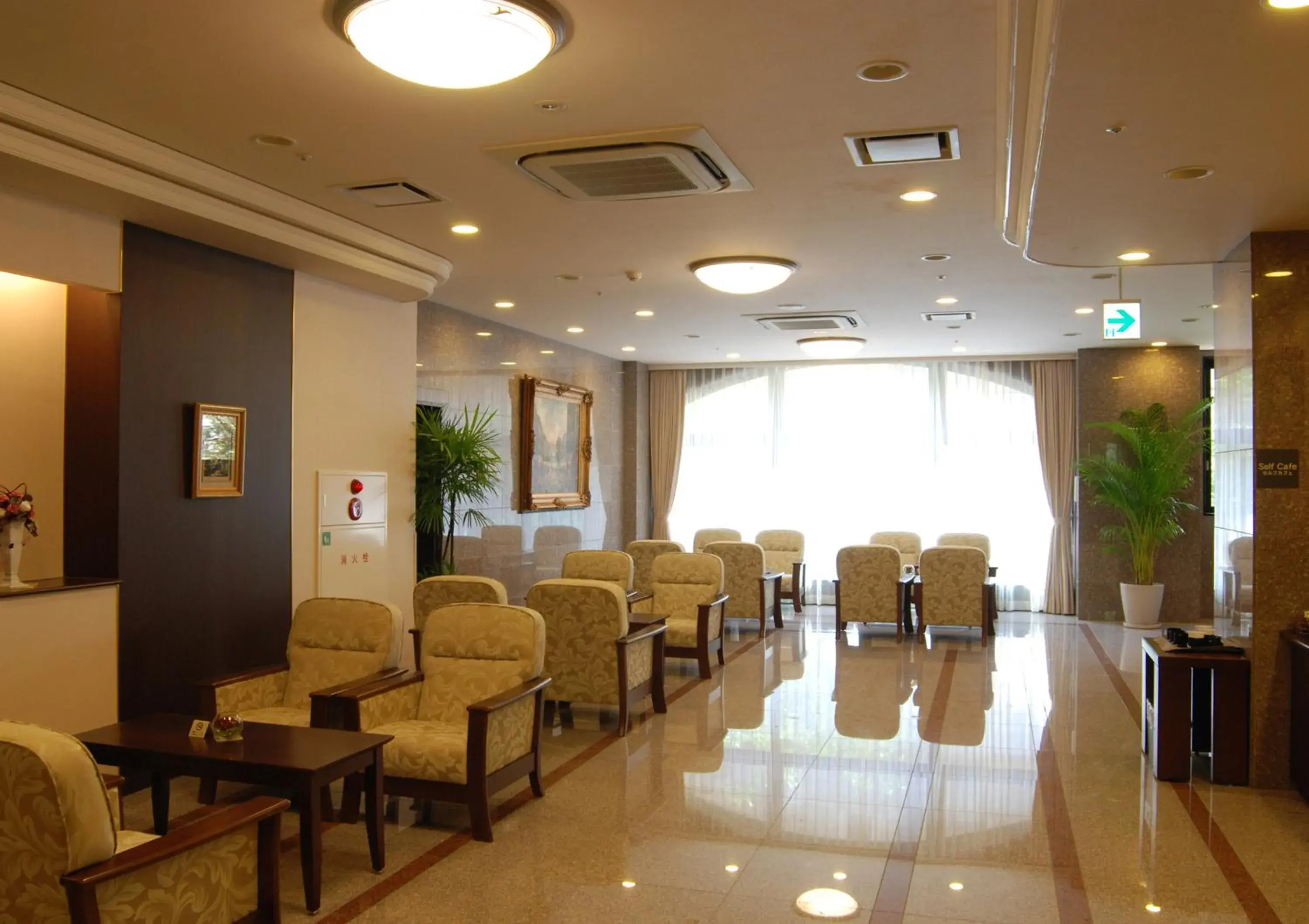 Lobby or reception in Hotel Route-Inn Yokohama Bashamichi