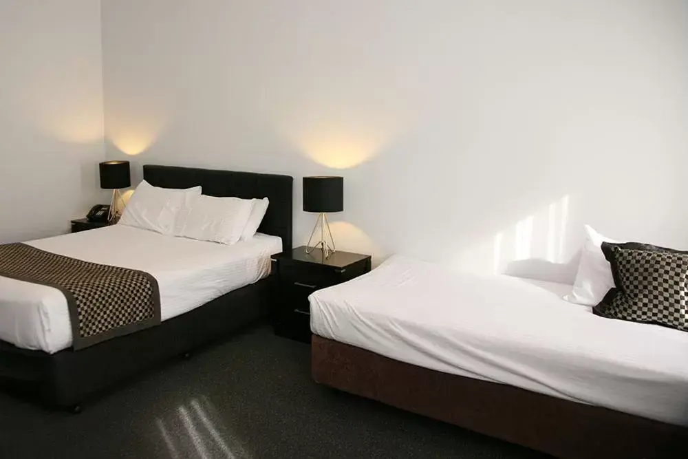 Bedroom, Bed in Footscray Motor Inn and Serviced Apartments