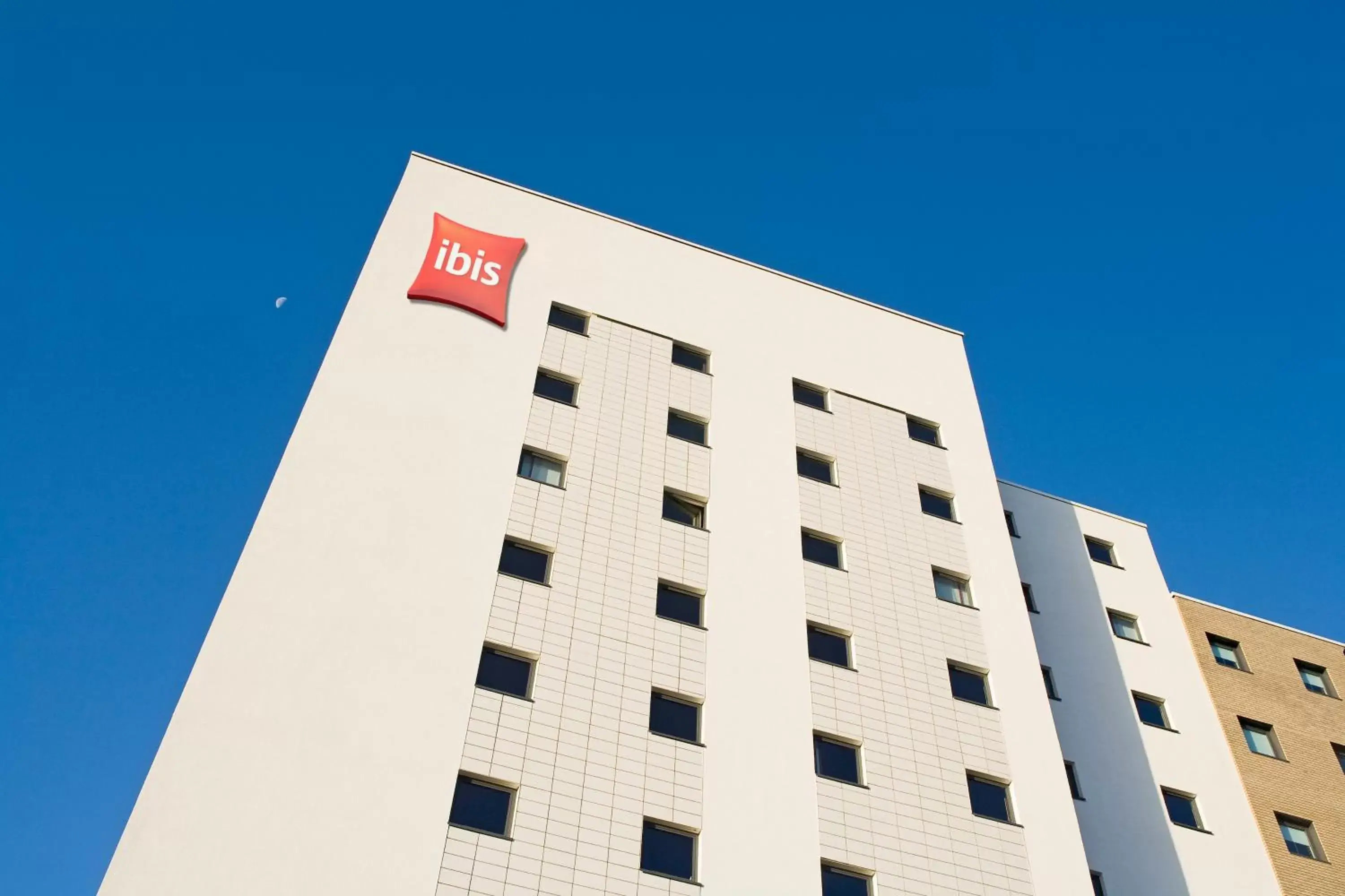 Property Building in ibis Birmingham International Airport – NEC