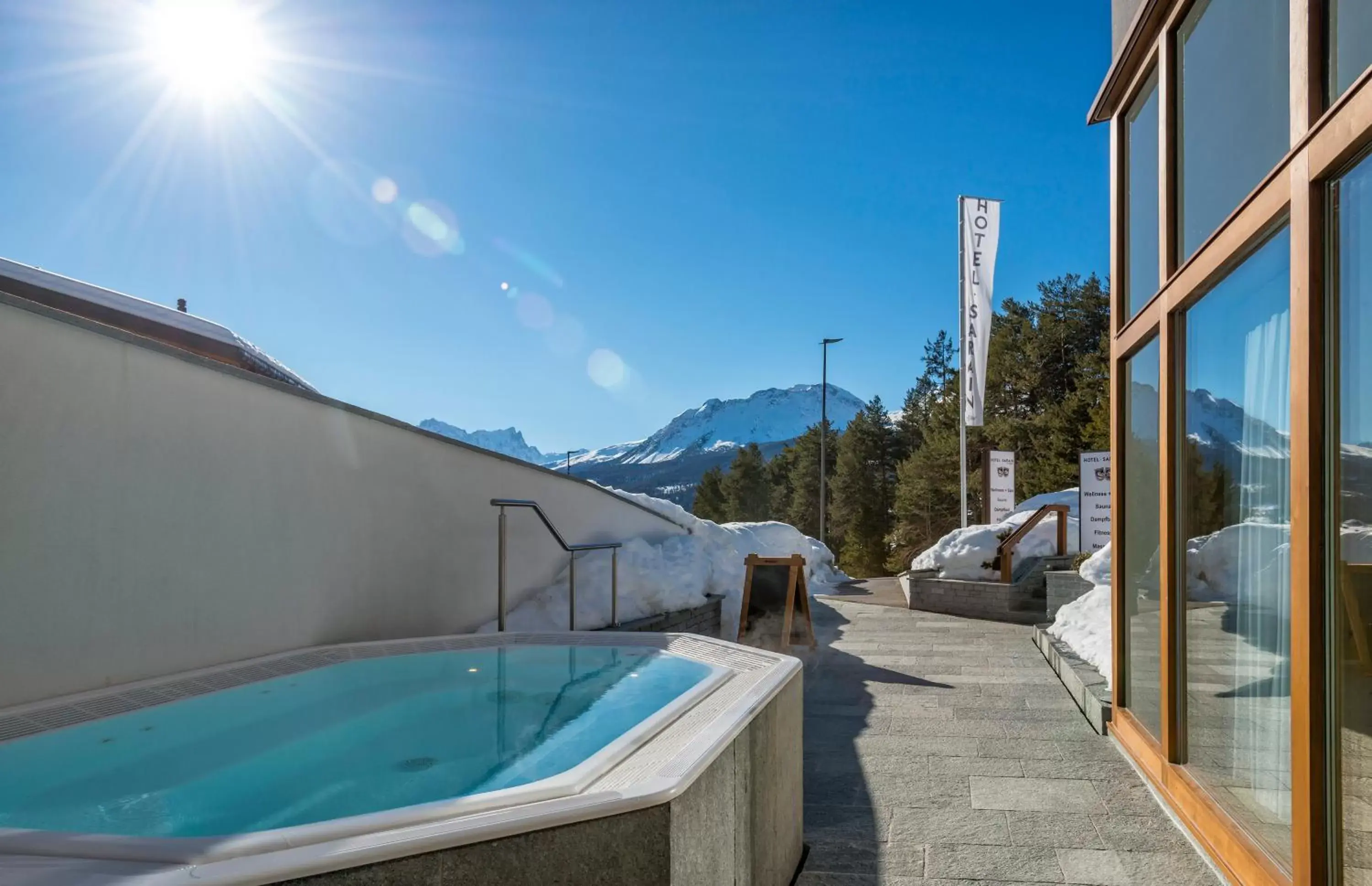 Hot Tub, Swimming Pool in Hotel Sarain Active Mountain Resort