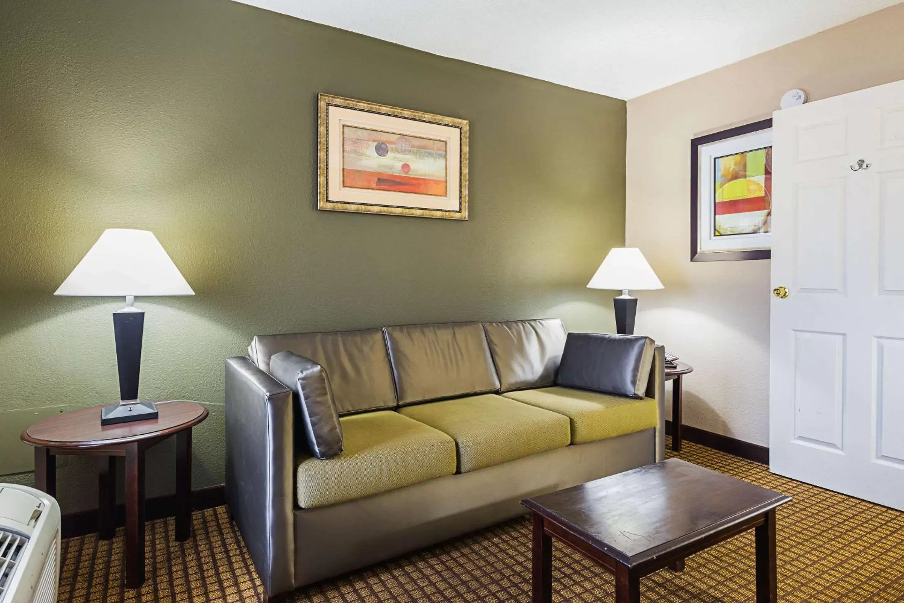 Photo of the whole room, Seating Area in Quality Inn & Suites Greenville - Haywood Mall