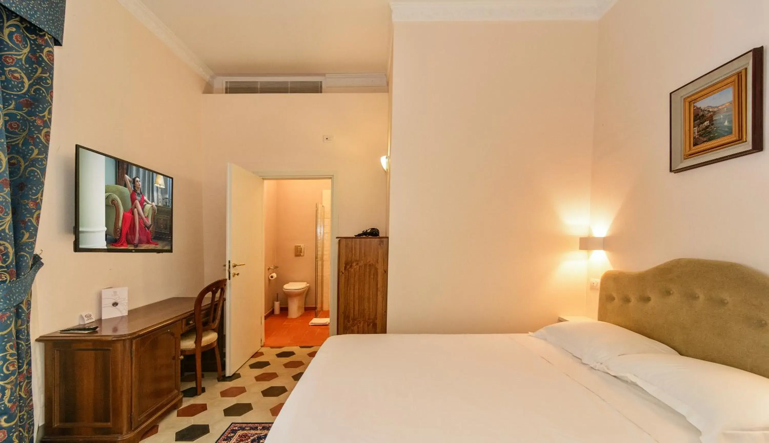 Bedroom, Bed in Hotel Villa San Michele Bedroom, Bed in Hotel Villa San Michele