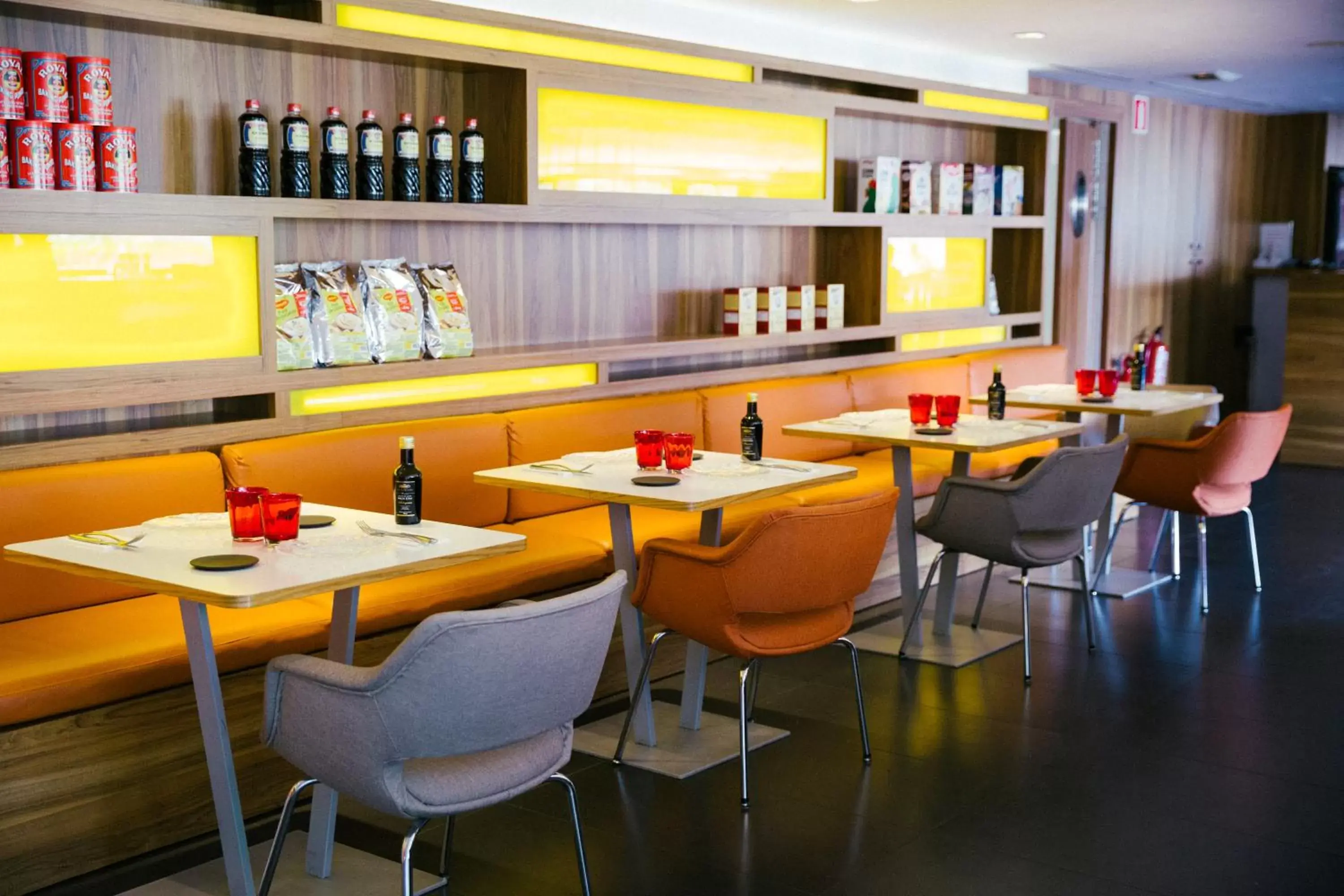 Restaurant/Places to Eat in Expo Hotel Barcelona