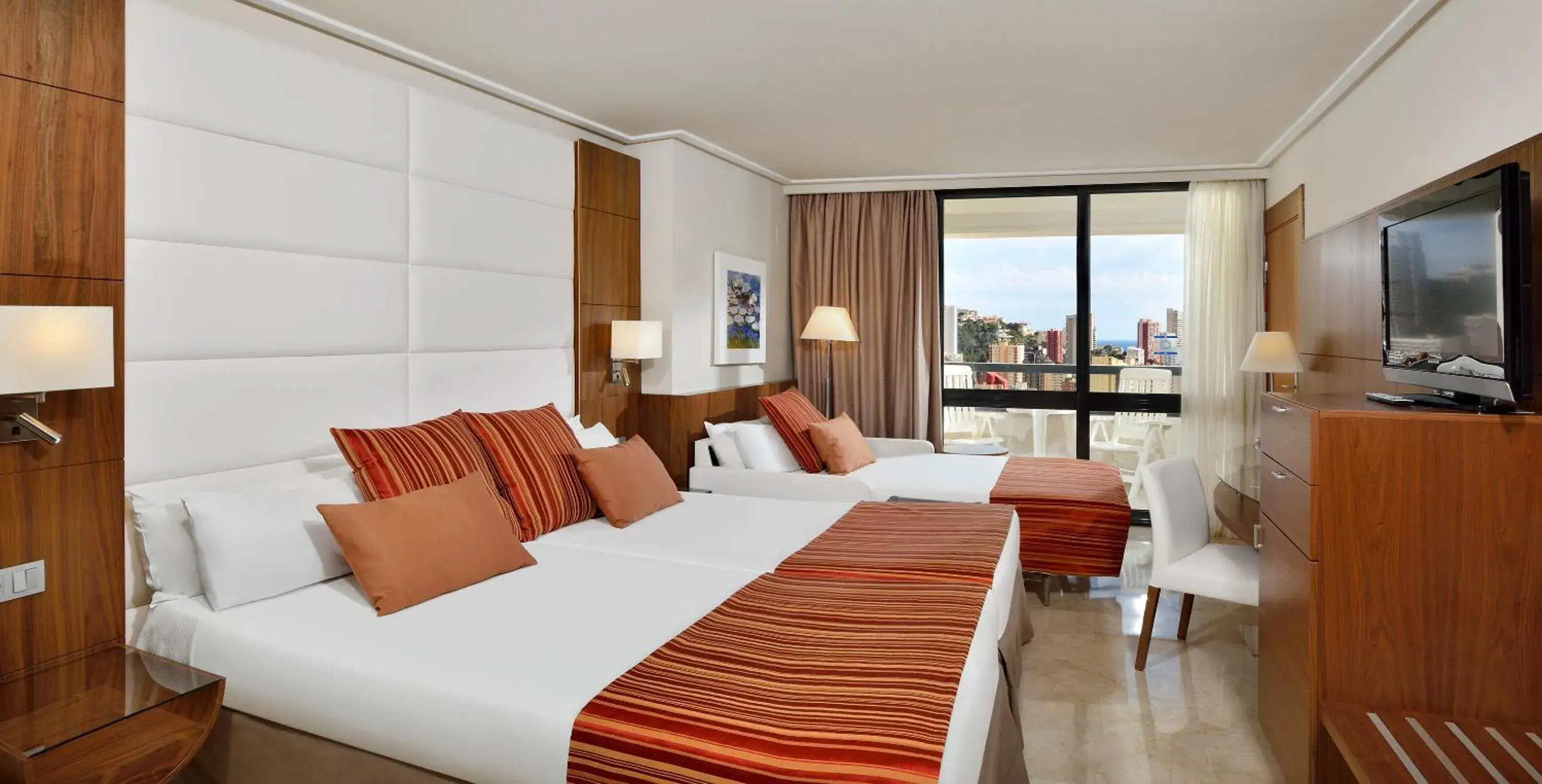 Photo of the whole room, Bed in Melia Benidorm Photo of the whole room, Bed in Melia Benidorm