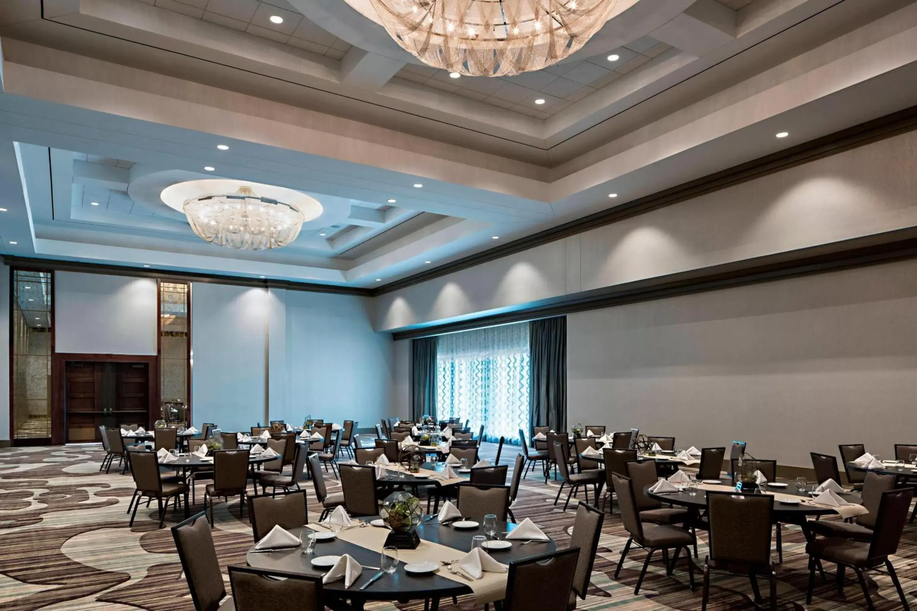 Meeting/conference room, Restaurant/Places to Eat in Omaha Marriott Downtown at the Capitol District