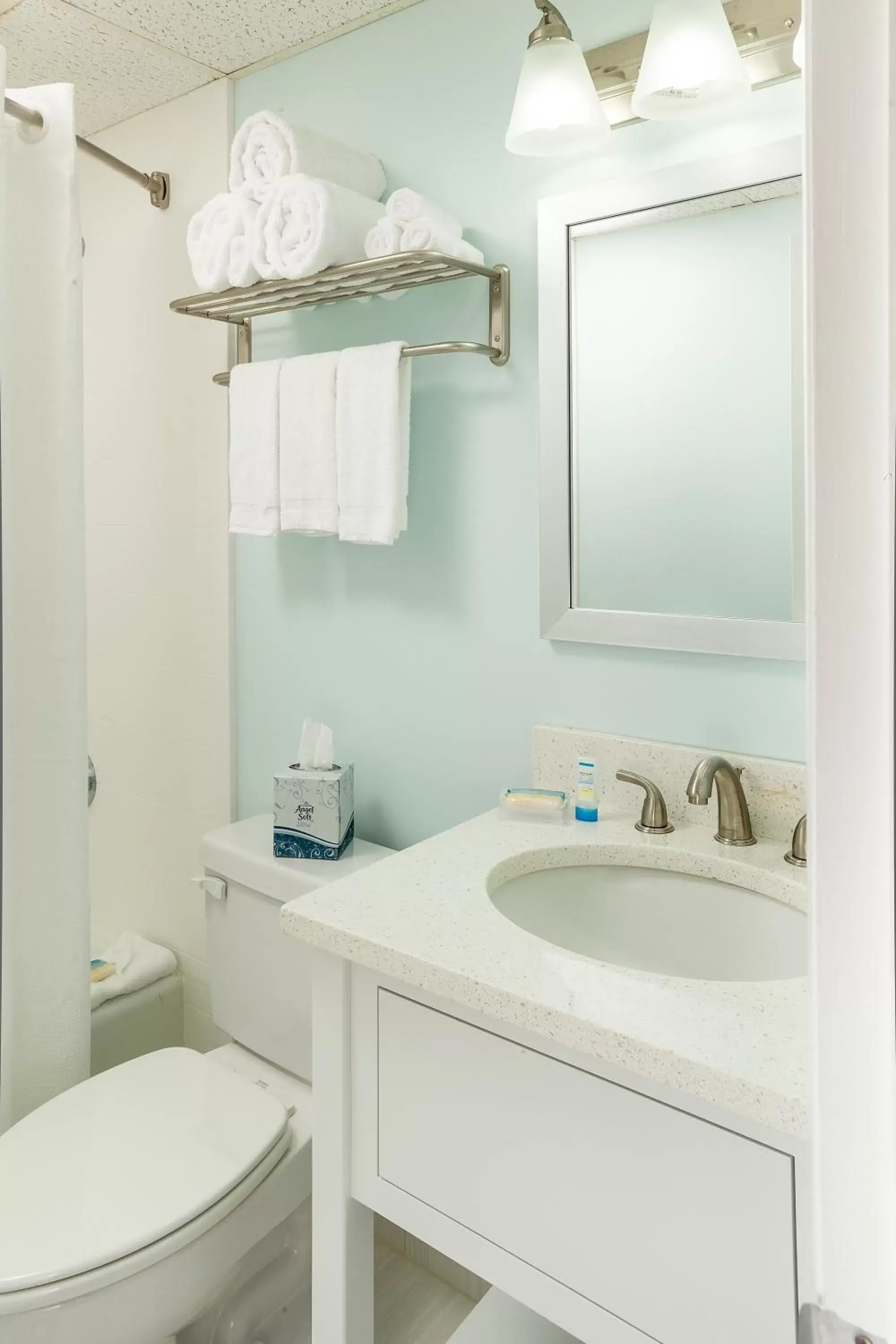 Bathroom in Pleasant View Inn