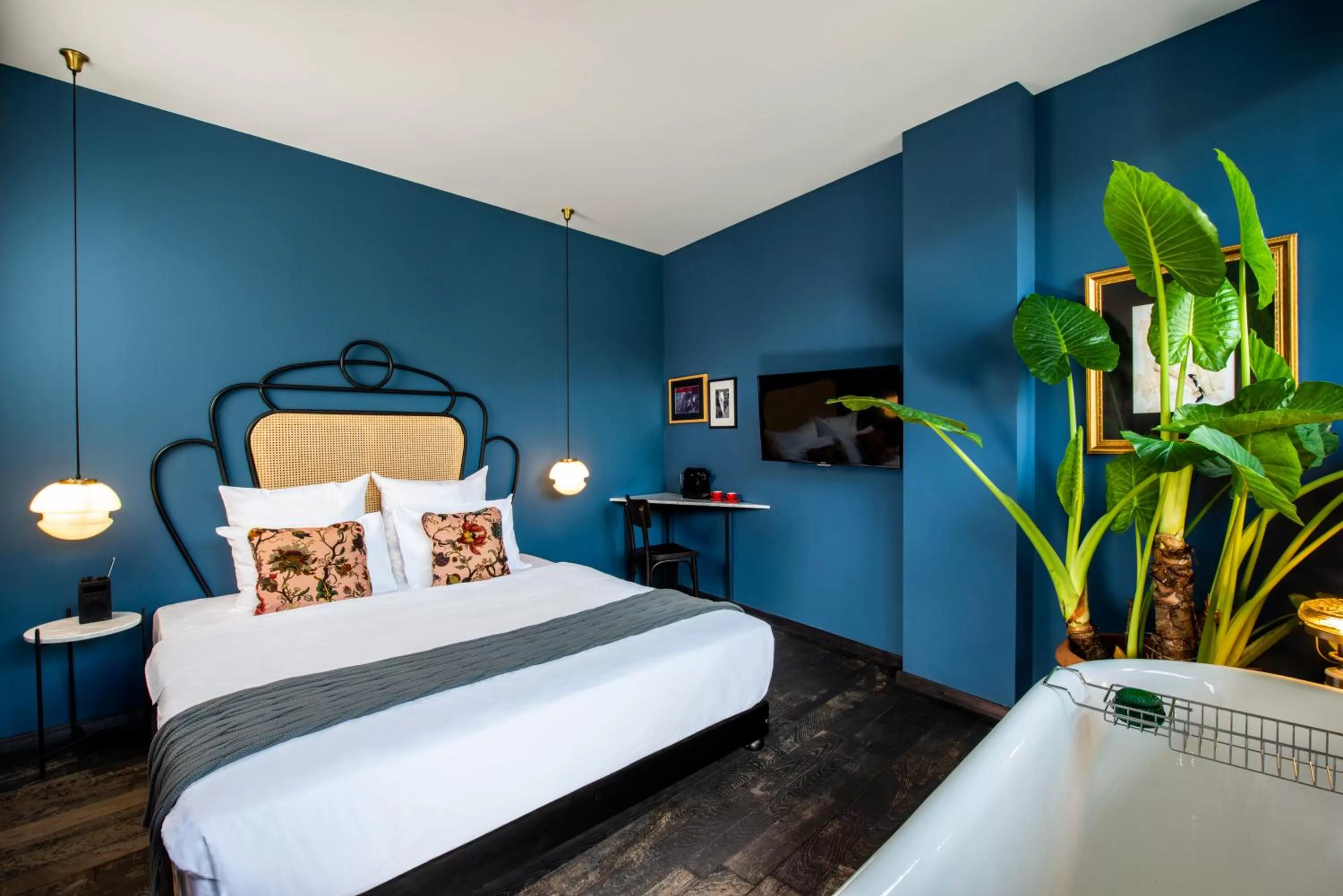 Photo of the whole room, Bed in Communal Hotel Sololaki