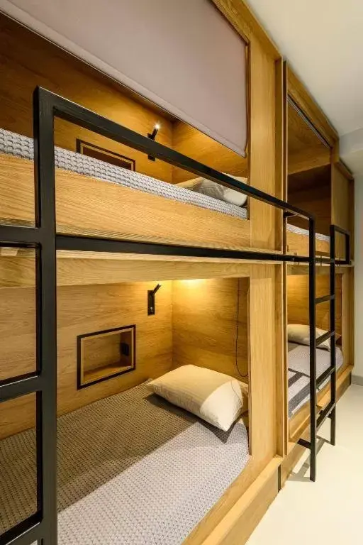 Bed, Bunk Bed in Mosaikon