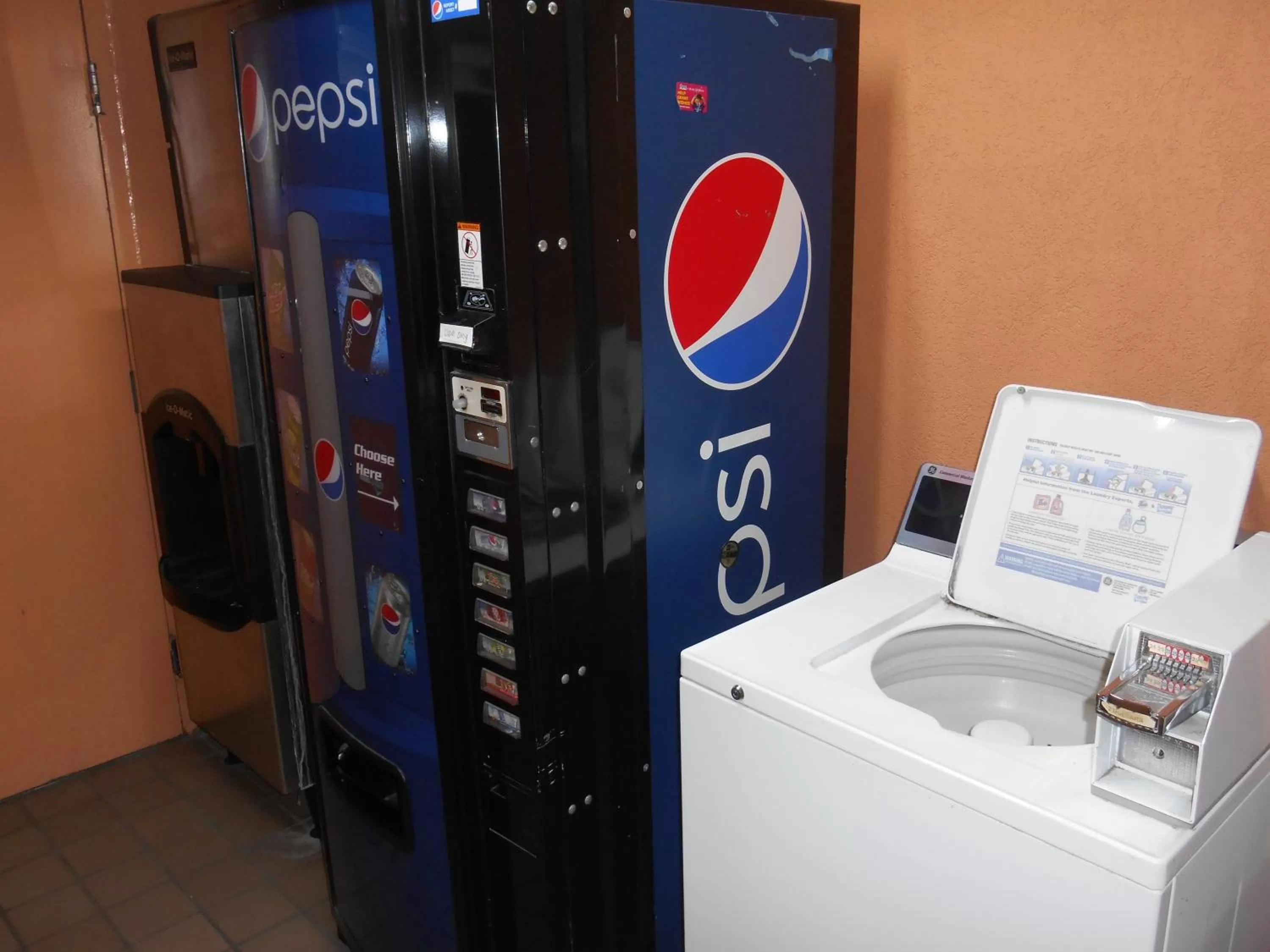 Food in AmeriStay Inn St Joseph