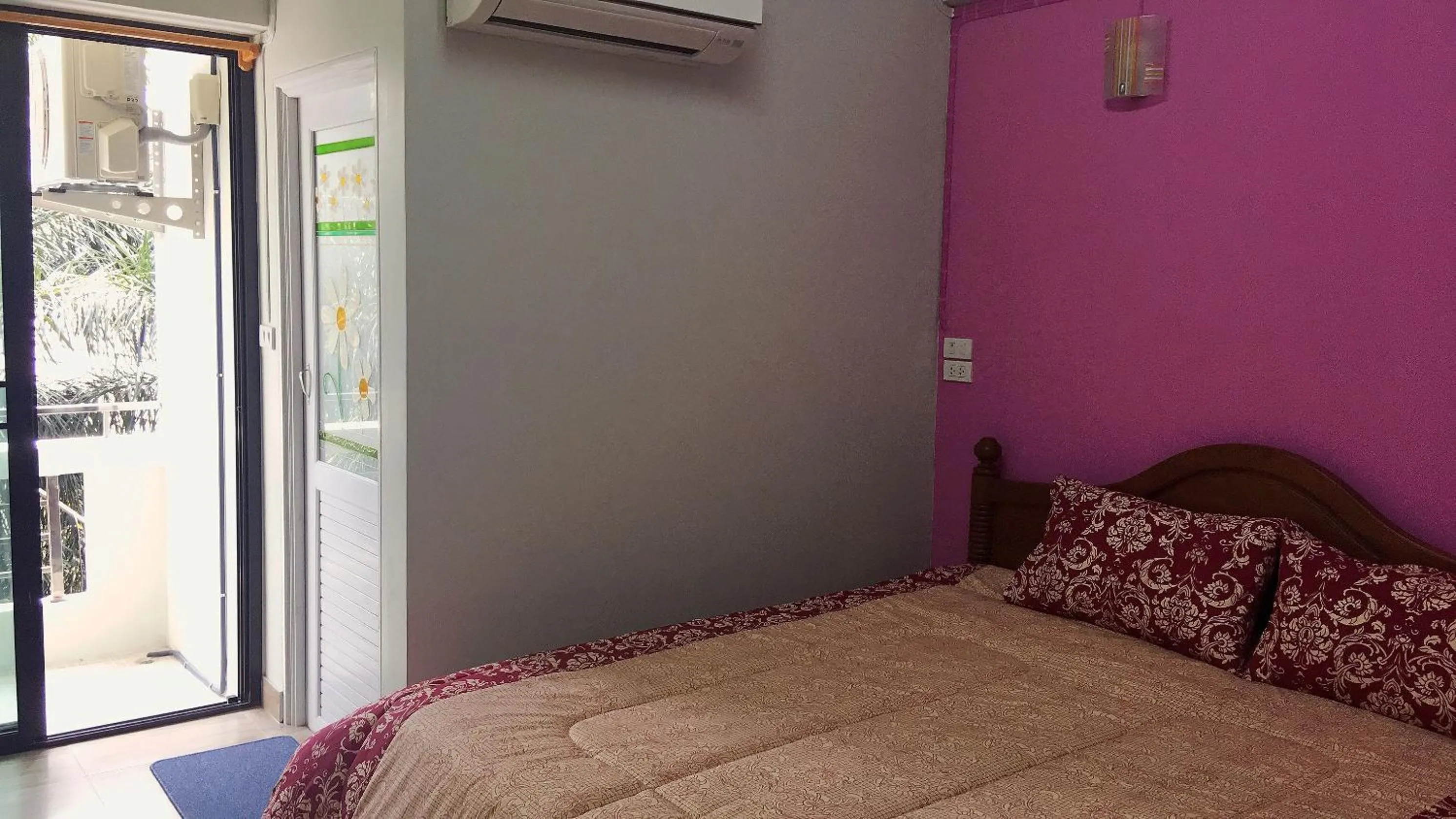 Bedroom, Bed in Vanlisut Hotel Ngamwongwan