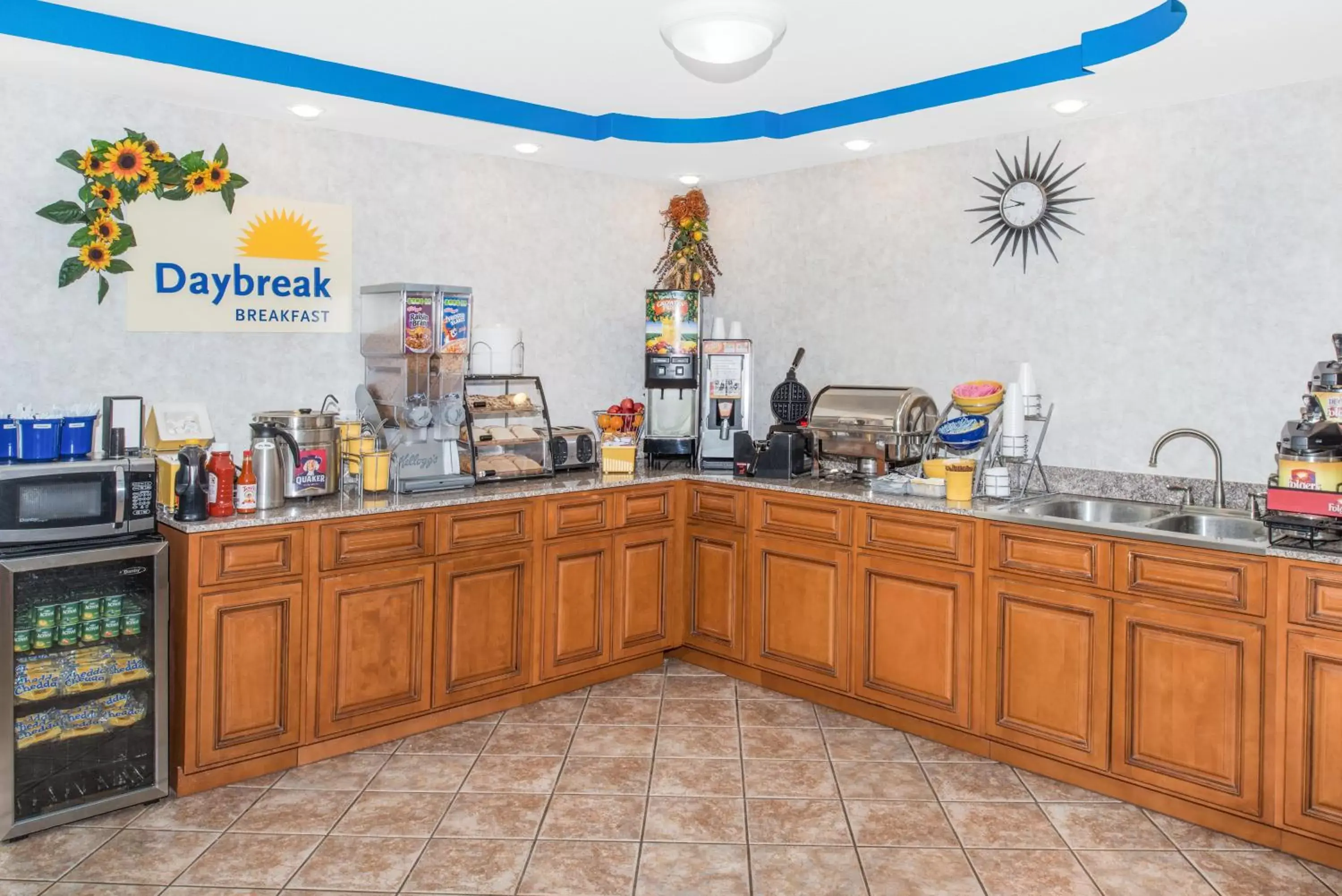 Continental breakfast, Restaurant/Places to Eat in Days Inn by Wyndham Calvert City