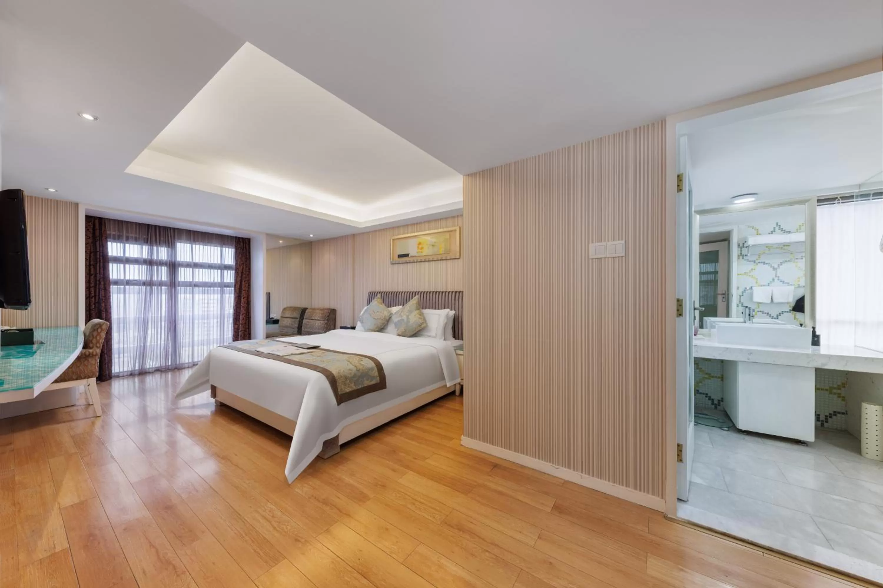 Bedroom, Bed in Sunflower Hotel &Residence, Futian Port Branch