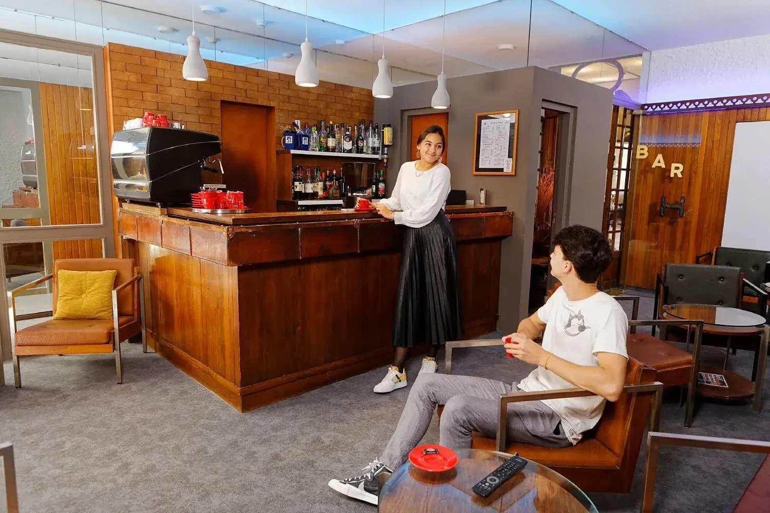 Lounge or bar in Hôtel Le Lons