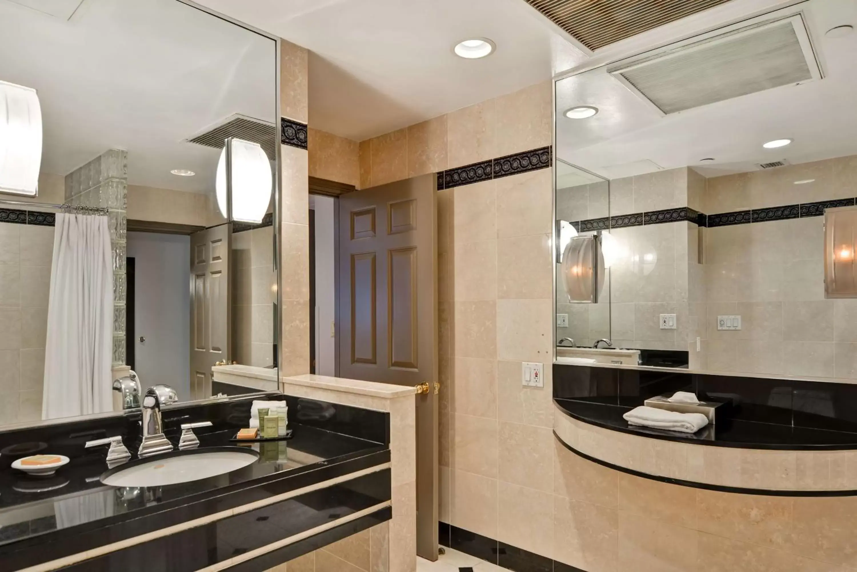 Bathroom in The Cincinnatian Curio Collection by Hilton Bathroom in The Cincinnatian Curio Collection by Hilton