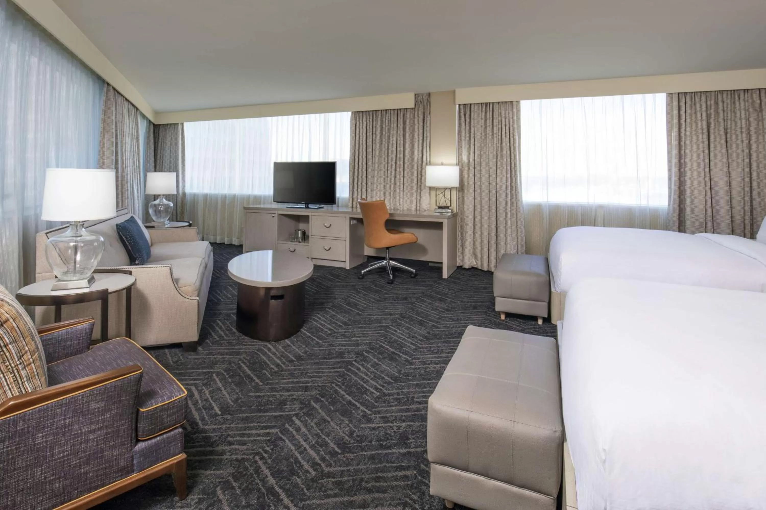 Bedroom, Bed in DoubleTree by Hilton Hotel Nashville Downtown
