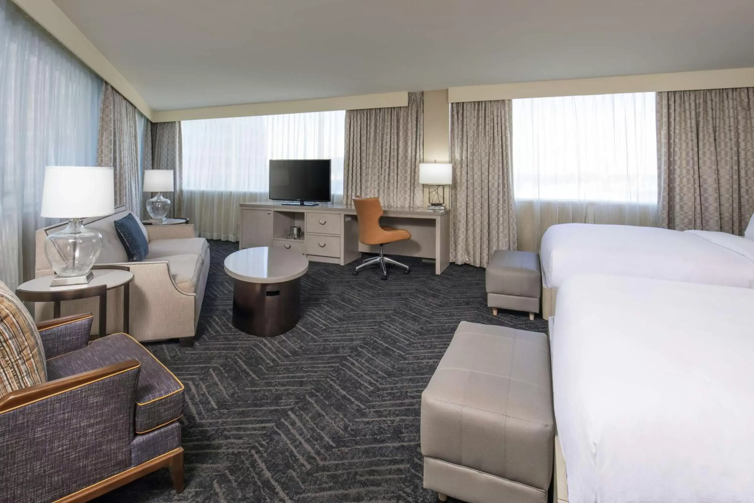 Bedroom, Seating Area in DoubleTree by Hilton Hotel Nashville Downtown