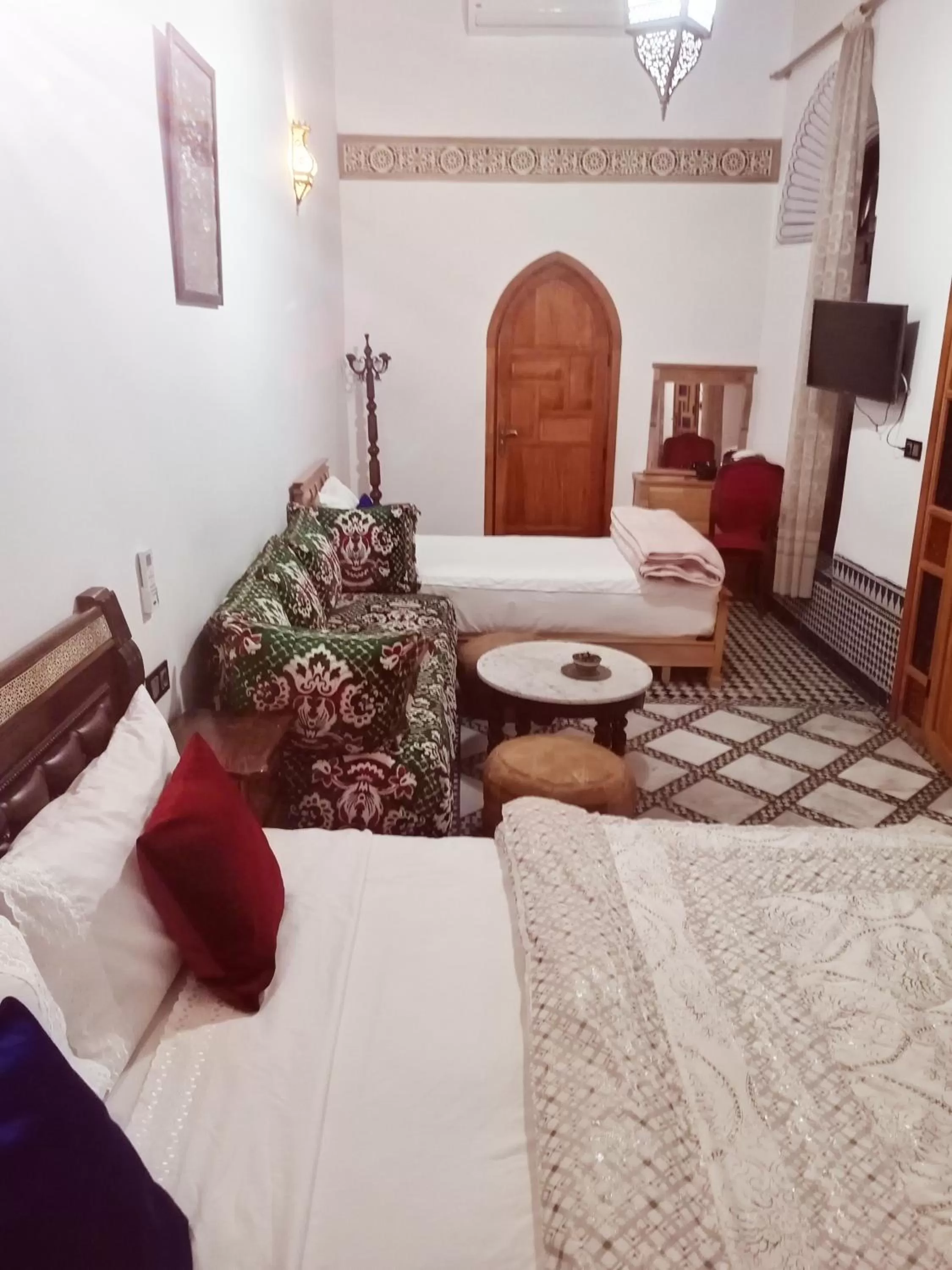 Living room, Bed in Dar Alami Salaj