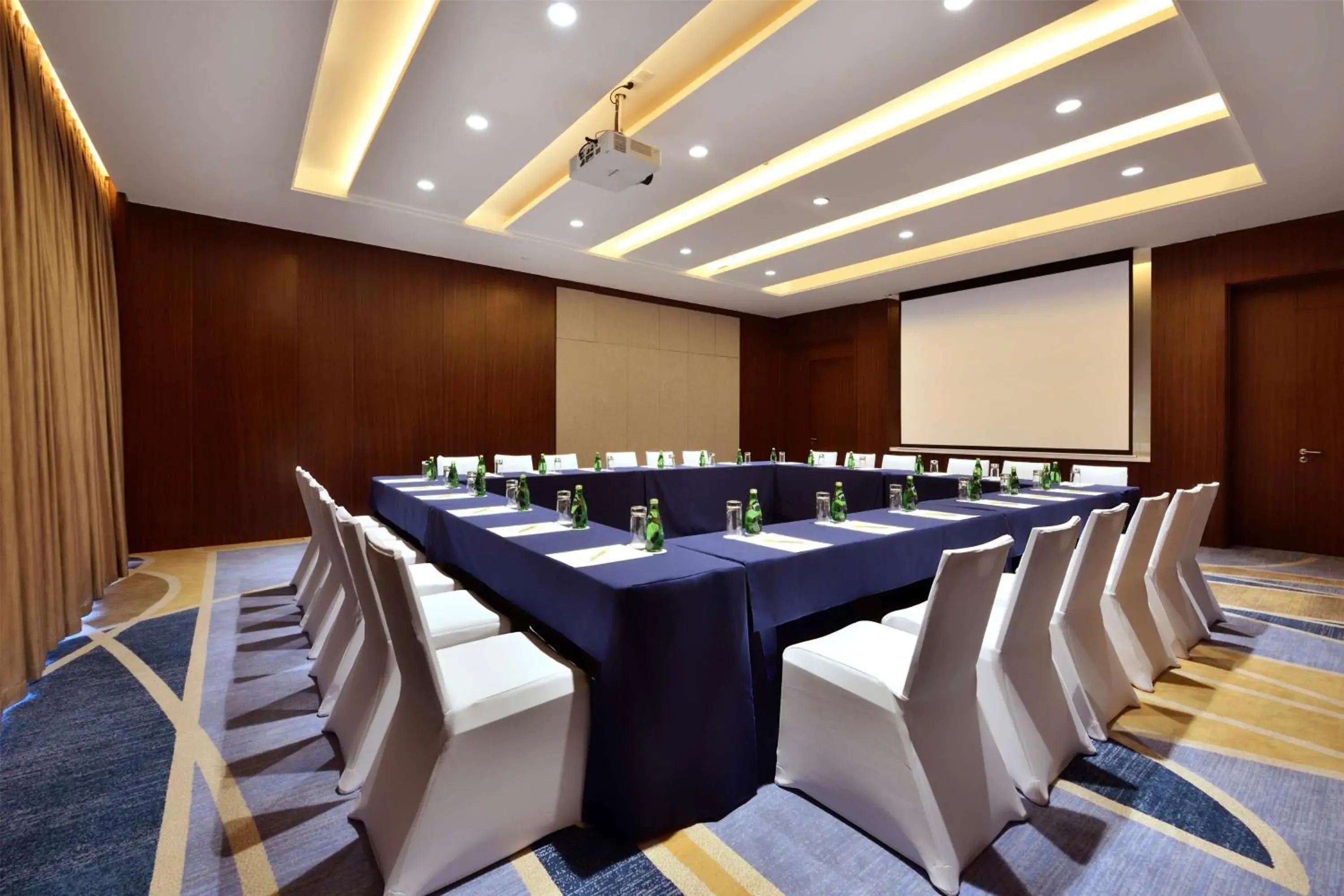 Meeting/conference room in Hilton Garden Inn Chengdu Huayang