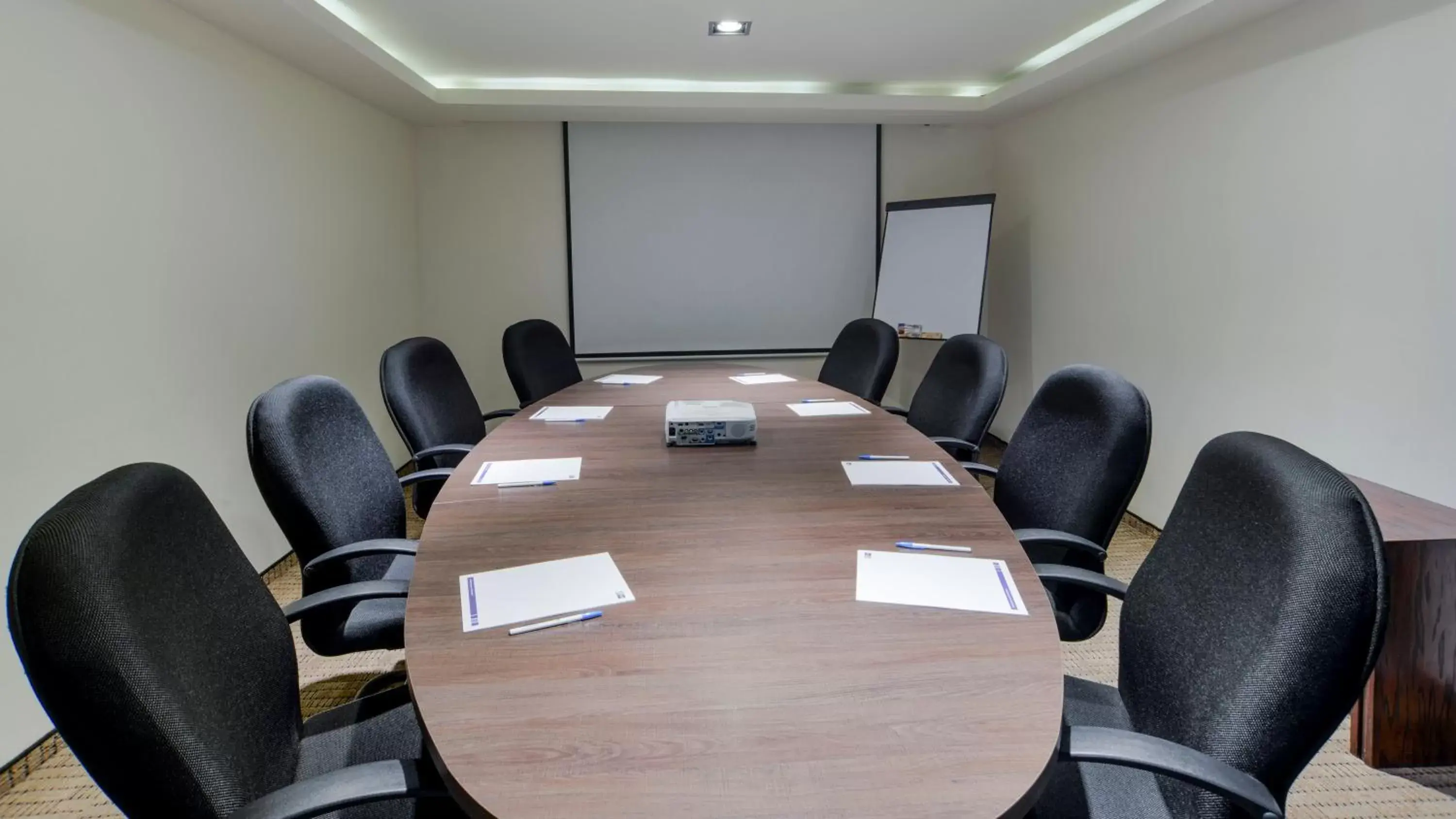 Meeting/conference room in Holiday Inn Express Culiacan, an IHG Hotel