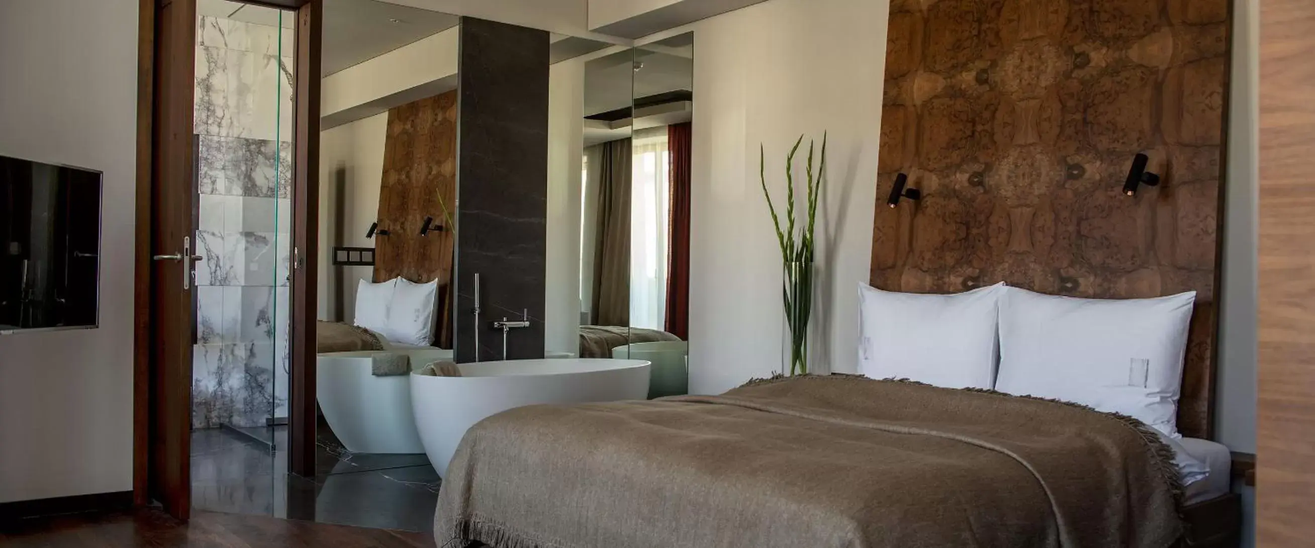 Photo of the whole room, Bed in Hotel Warszawa Photo of the whole room, Bed in Hotel Warszawa