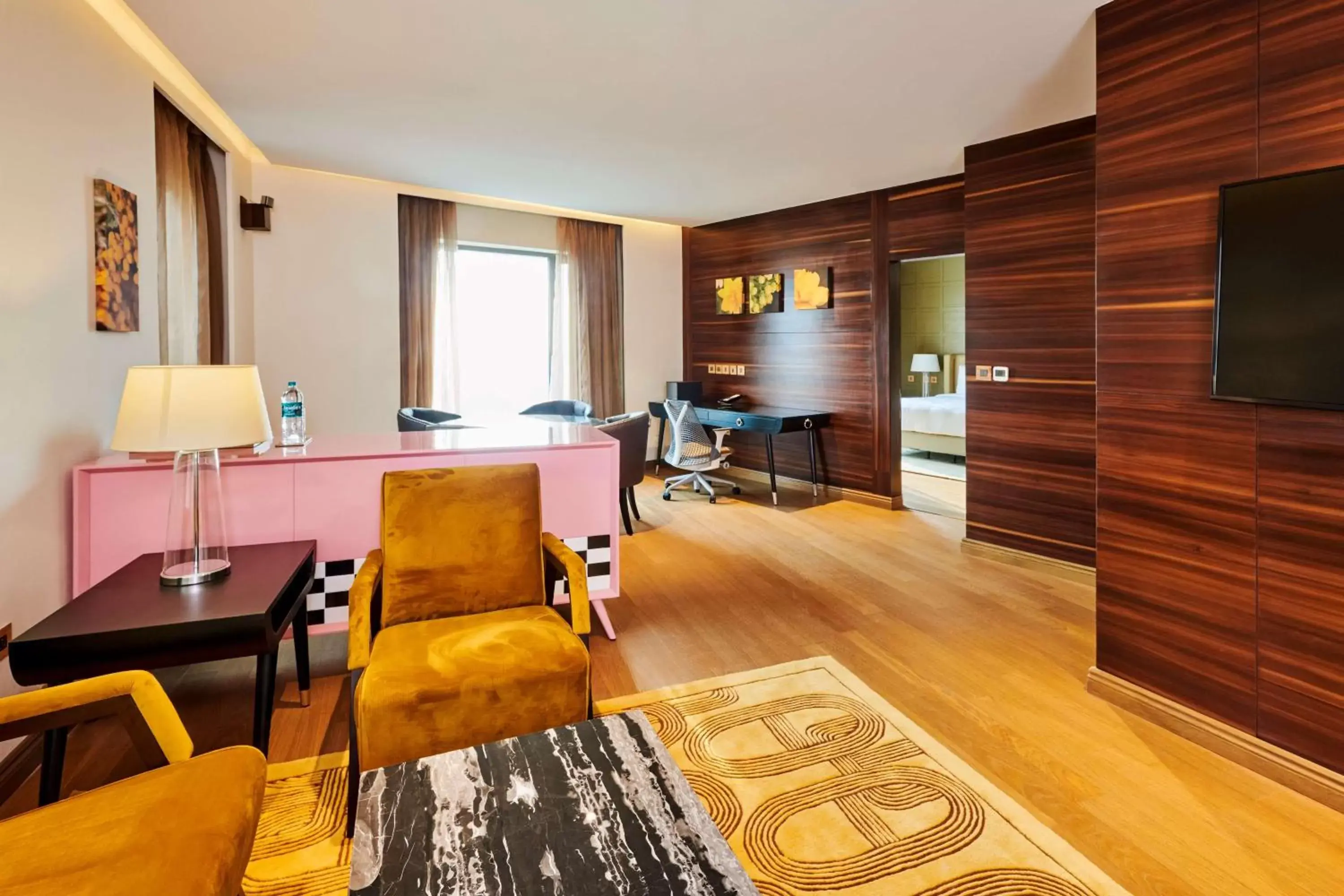 Bedroom, Seating Area in Hilton Garden Inn Lucknow