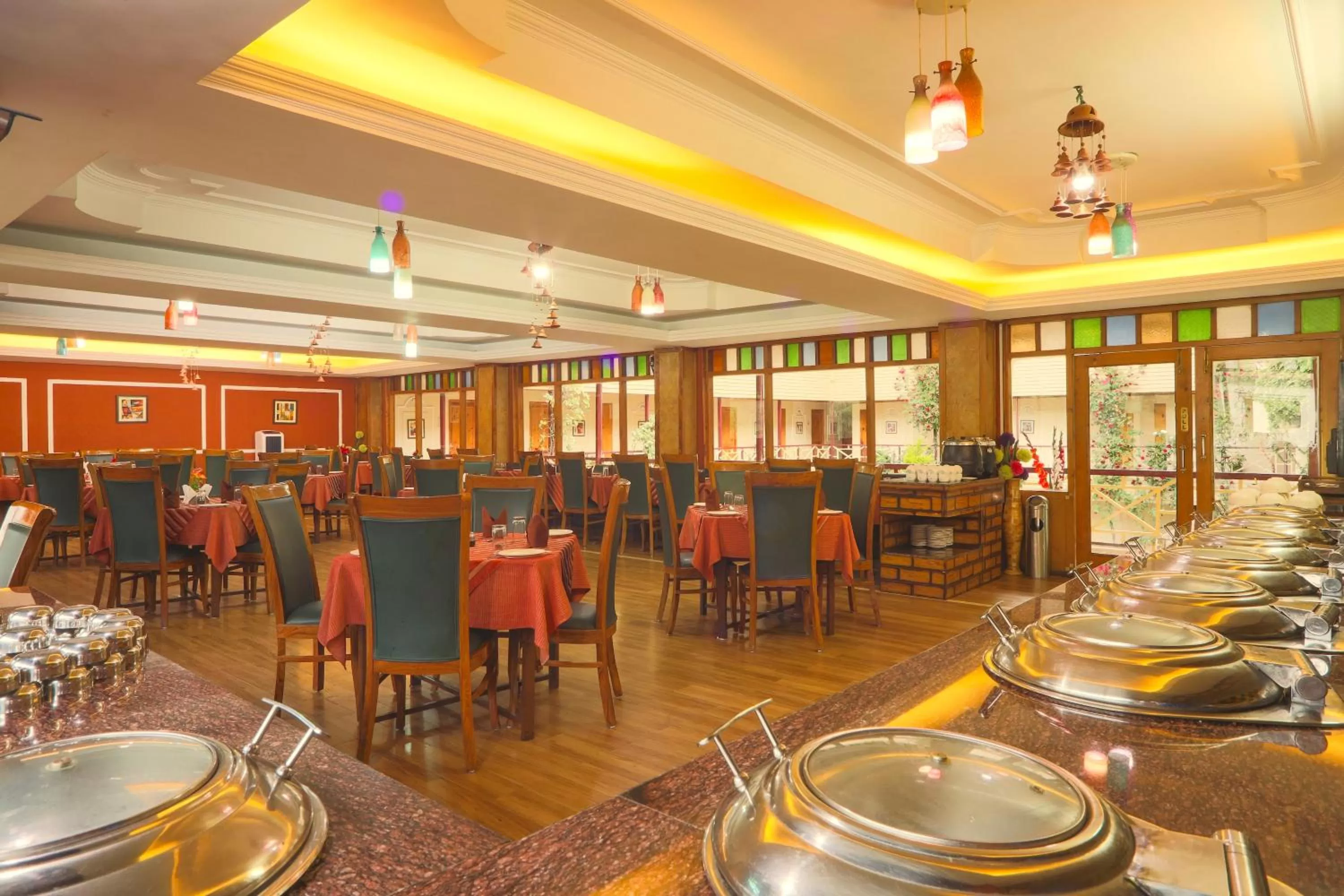 Restaurant/Places to Eat in Snow Valley Resorts & Spa Manali