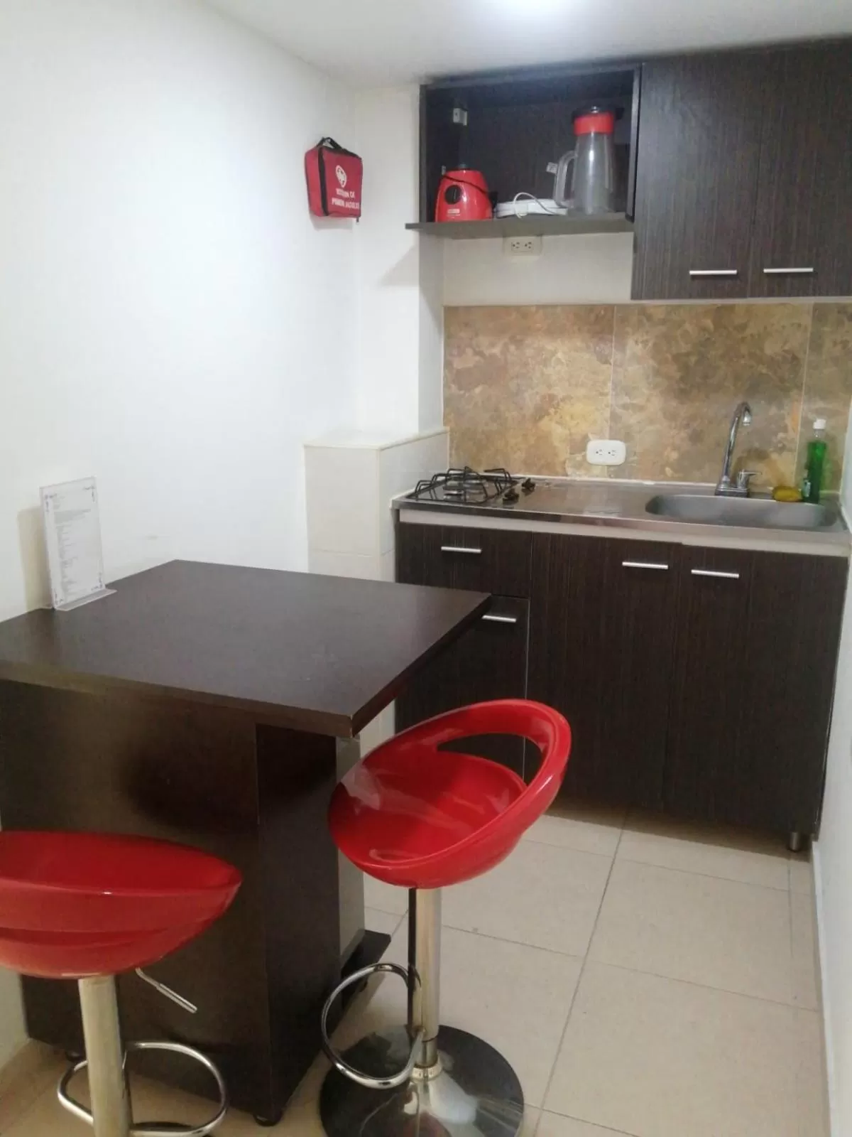 Kitchen or kitchenette in Lindos apartaestudios y habitaciones en Ibague