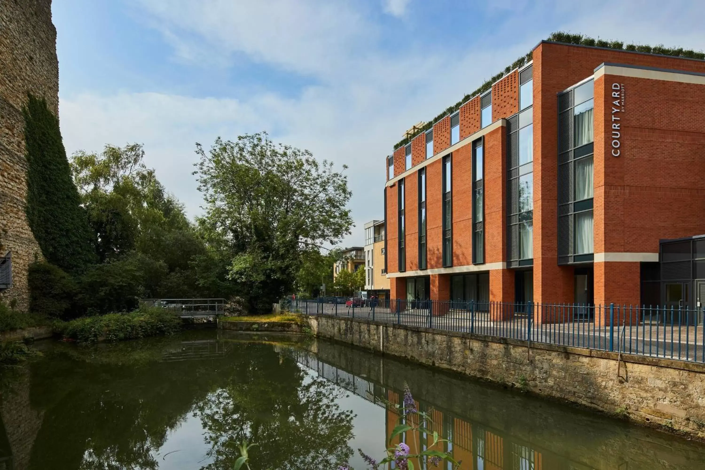 Property Building in Courtyard by Marriott Oxford City Centre