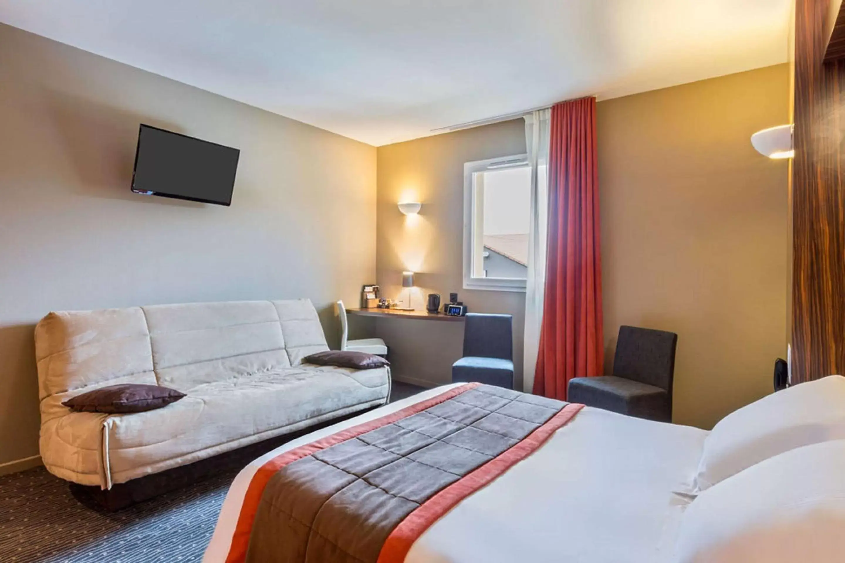 TV and multimedia, Bed in Best Western Hotel Nuit De Retz Nantes Sud