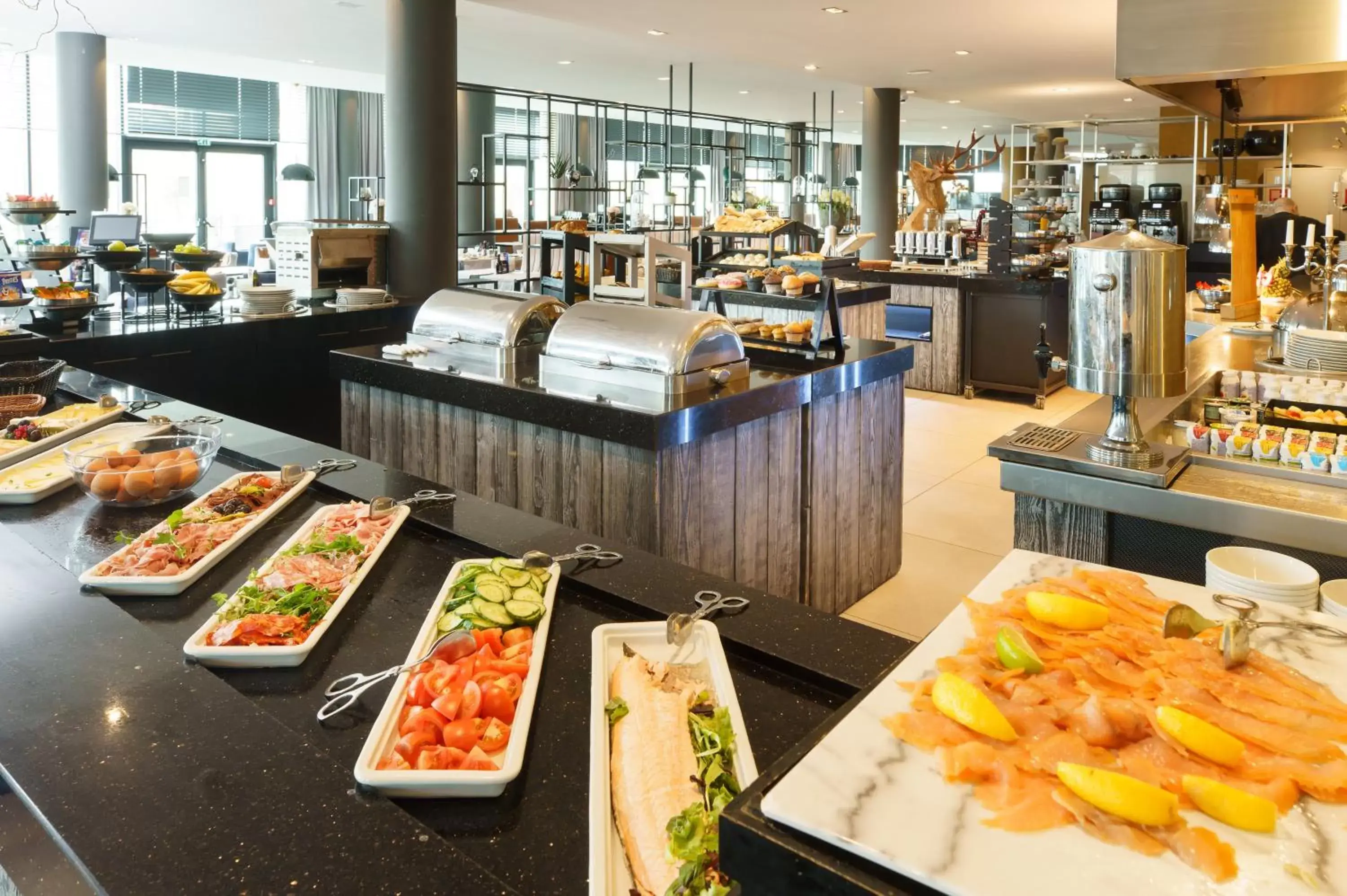 Restaurant/Places to Eat in Van der Valk Hotel Mons Congres
