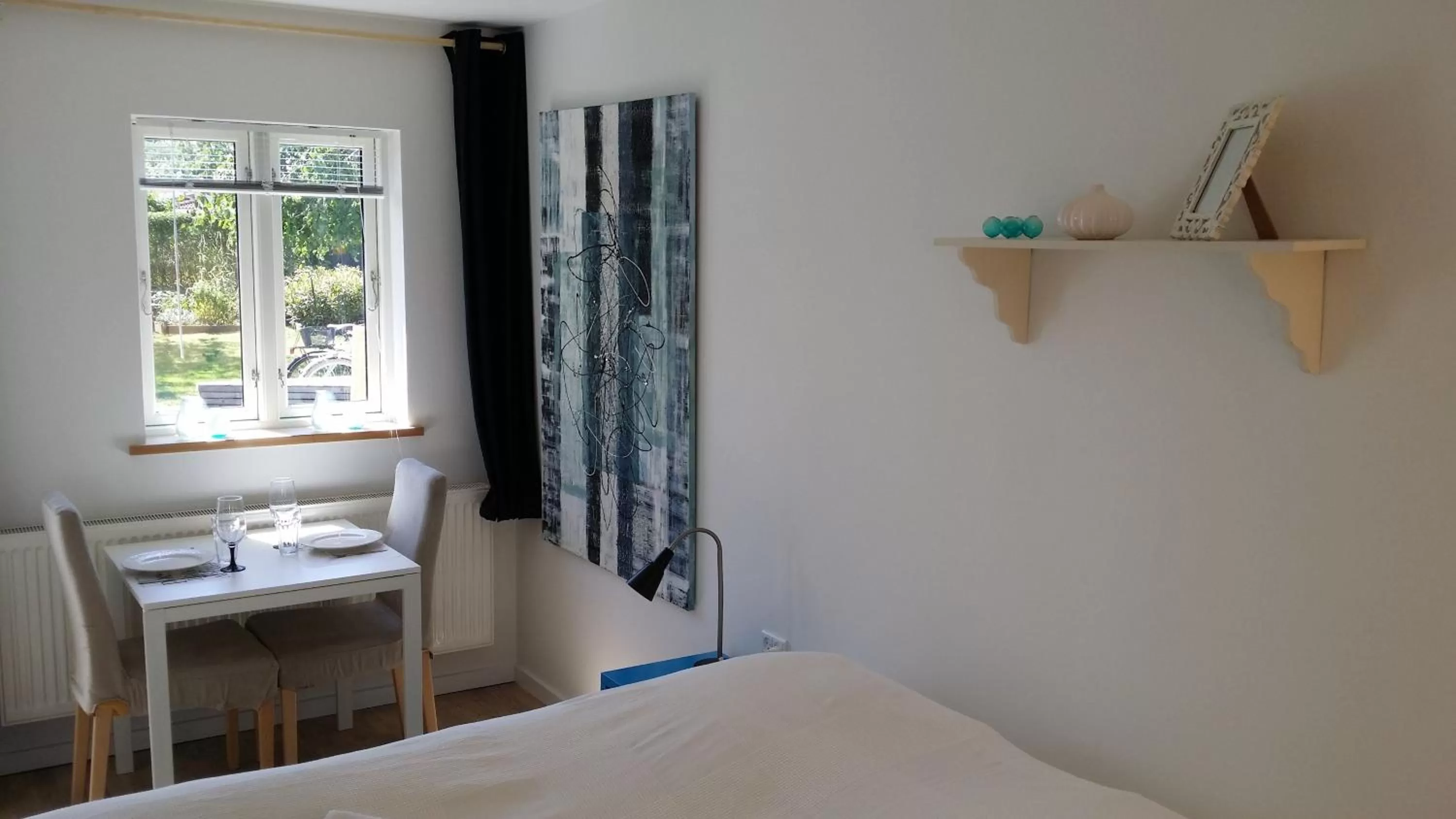 Photo of the whole room, Bed in EngholmBB