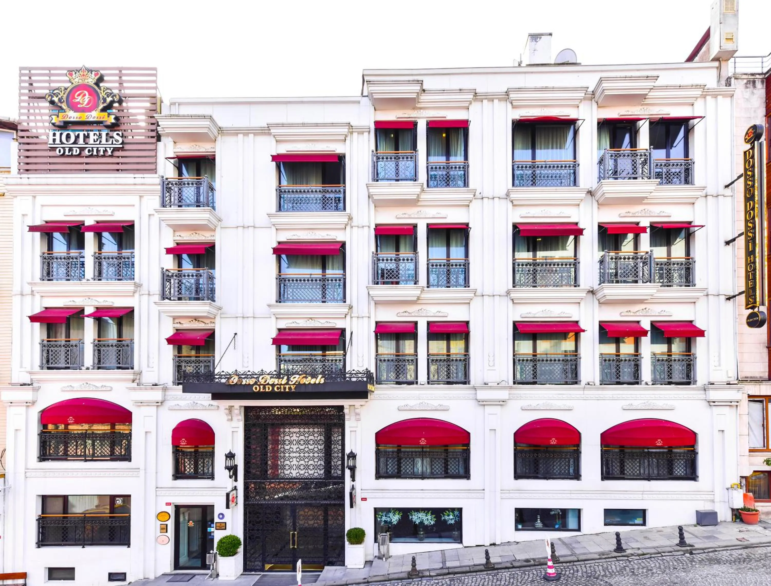 Property building in Dosso Dossi Hotels Old City