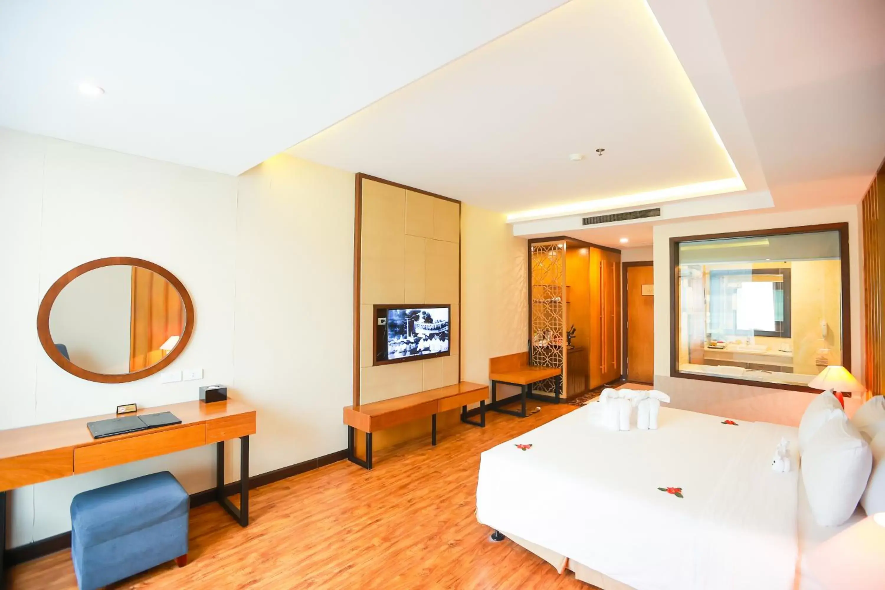 Bed in Muong Thanh Luxury Nhat Le Hotel