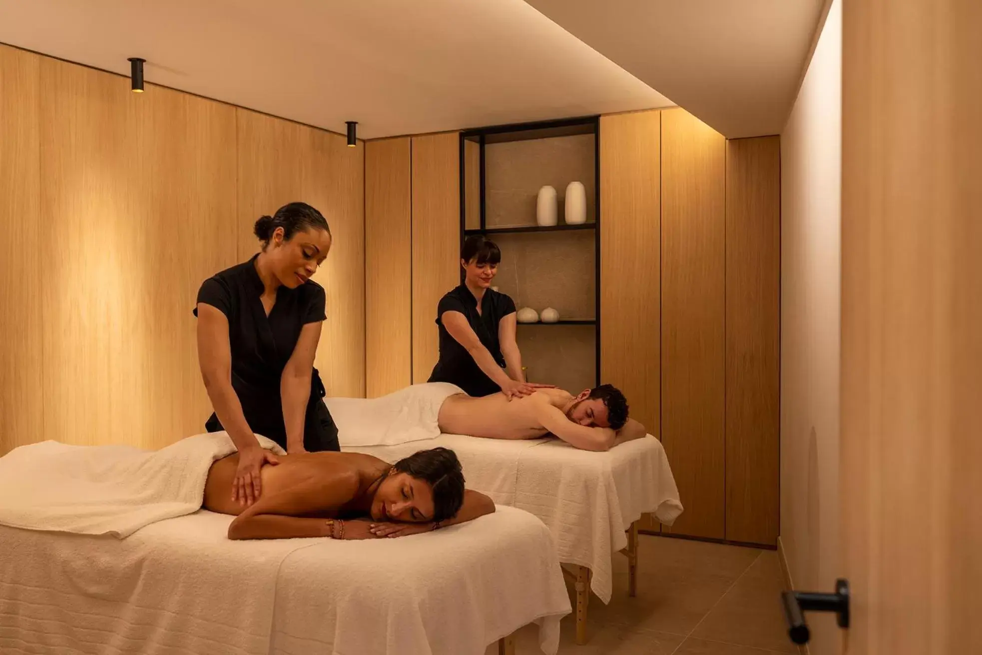 Massage in Hôtel Esté