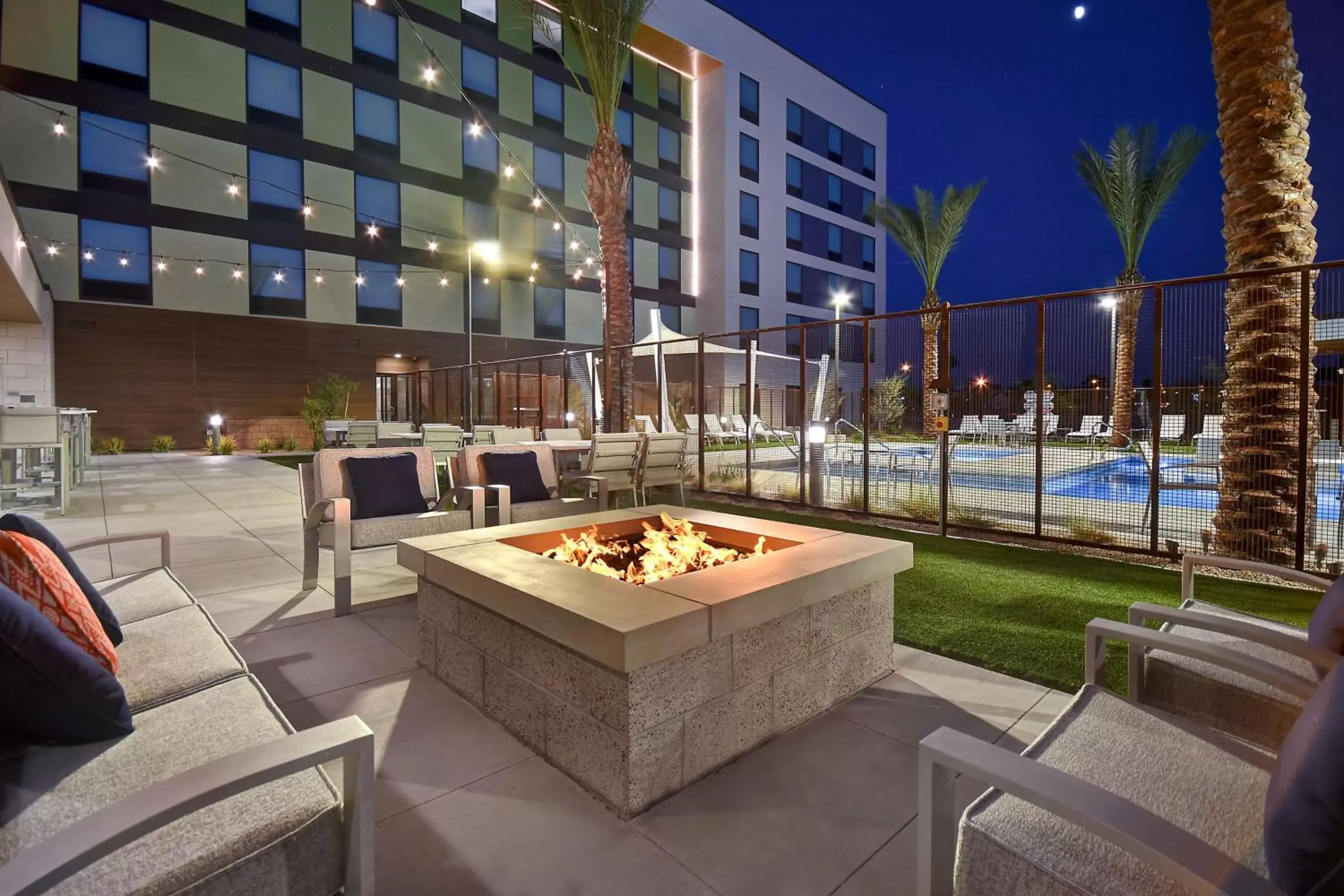 Property building, Swimming Pool in Hampton Inn & Suites Las Vegas Convention Center - No Resort Fee