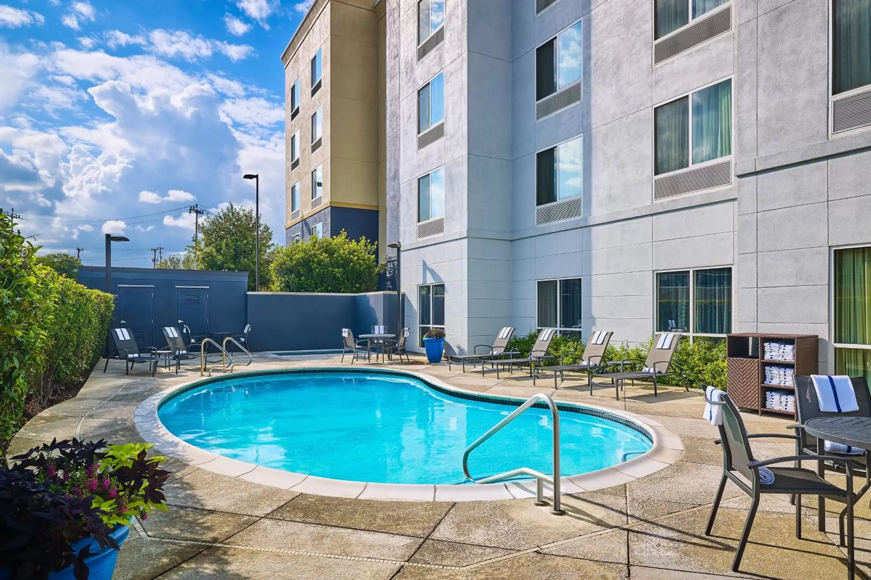 Swimming Pool in Fairfield Inn and Suites by Marriott San Antonio Northeast / Schertz / RAFB