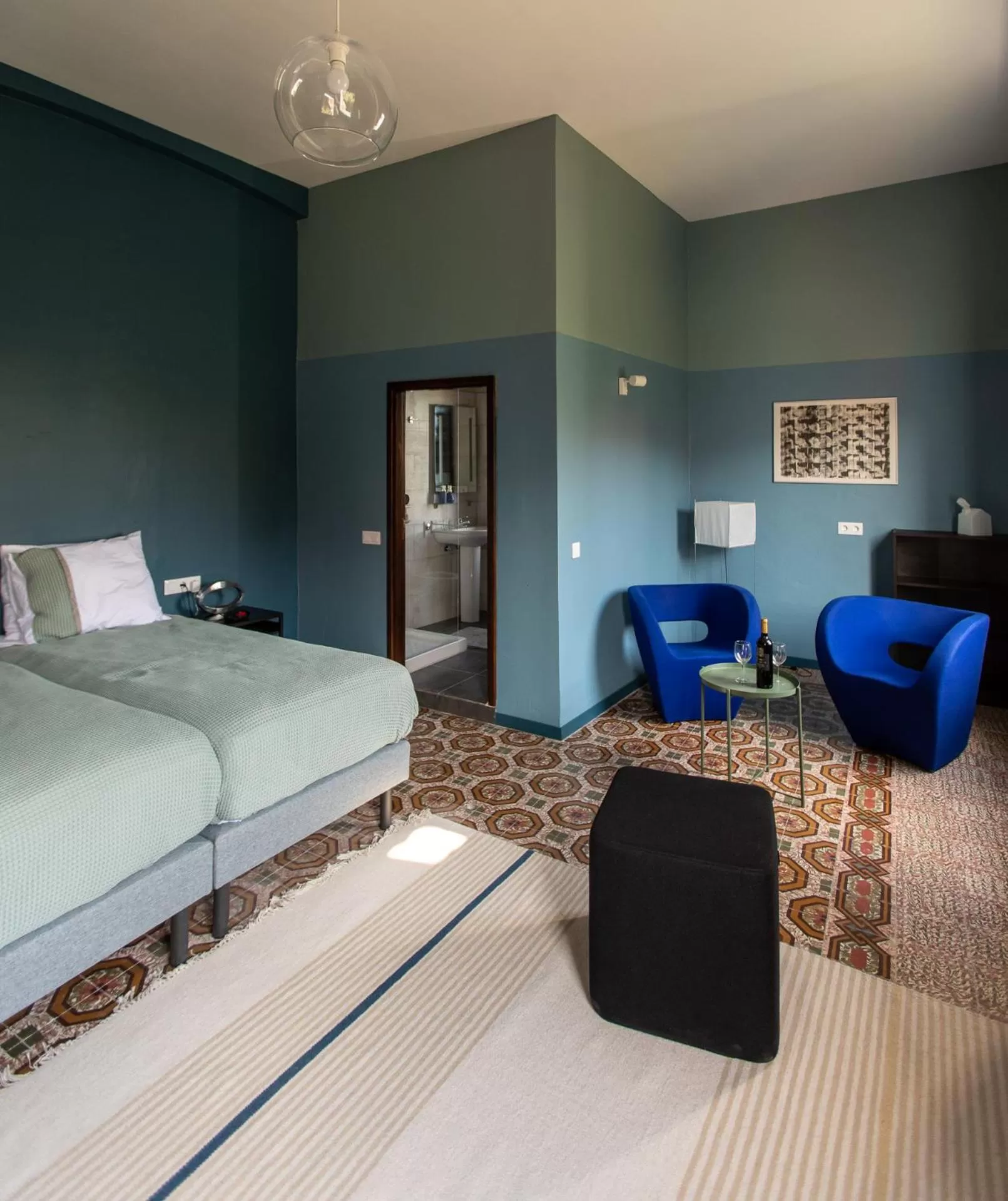 Photo of the whole room in Villa Nestor