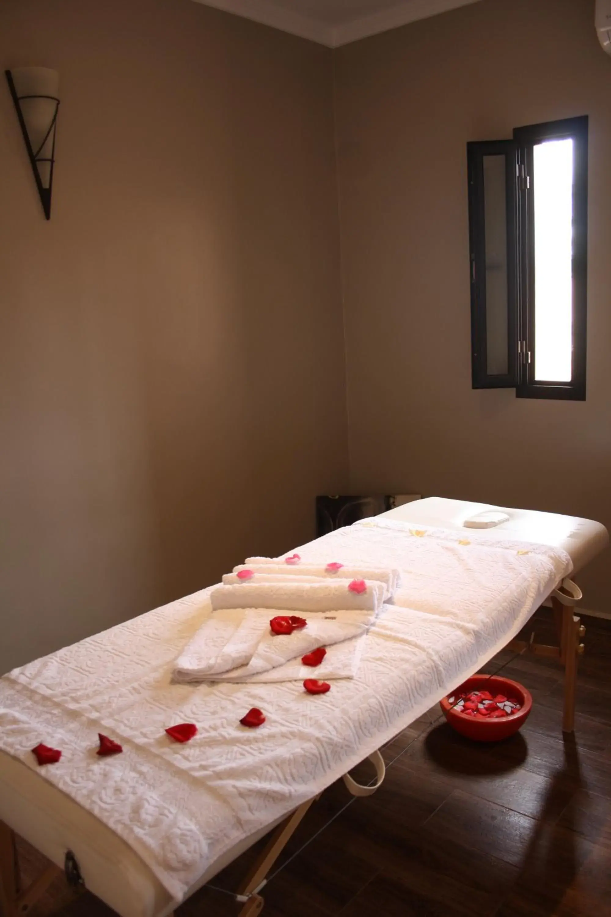 Massage, Bed in La Maison Des Oliviers