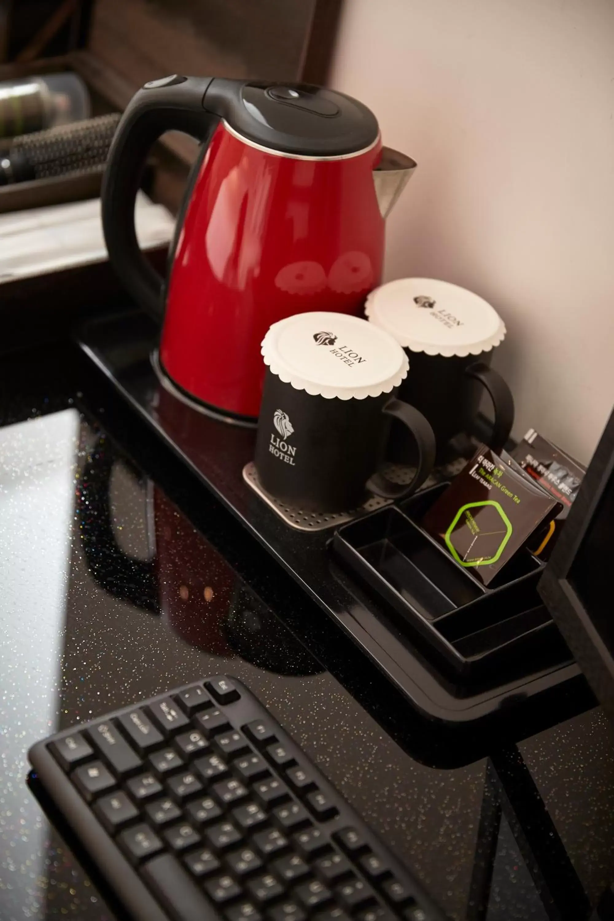 Coffee/tea facilities in Lion Hotel