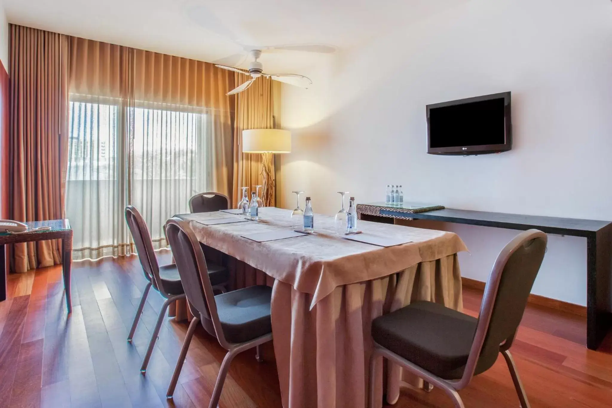 Meeting/conference room, Dining Area in Crowne Plaza Vilamoura - Algarve, an IHG Hotel