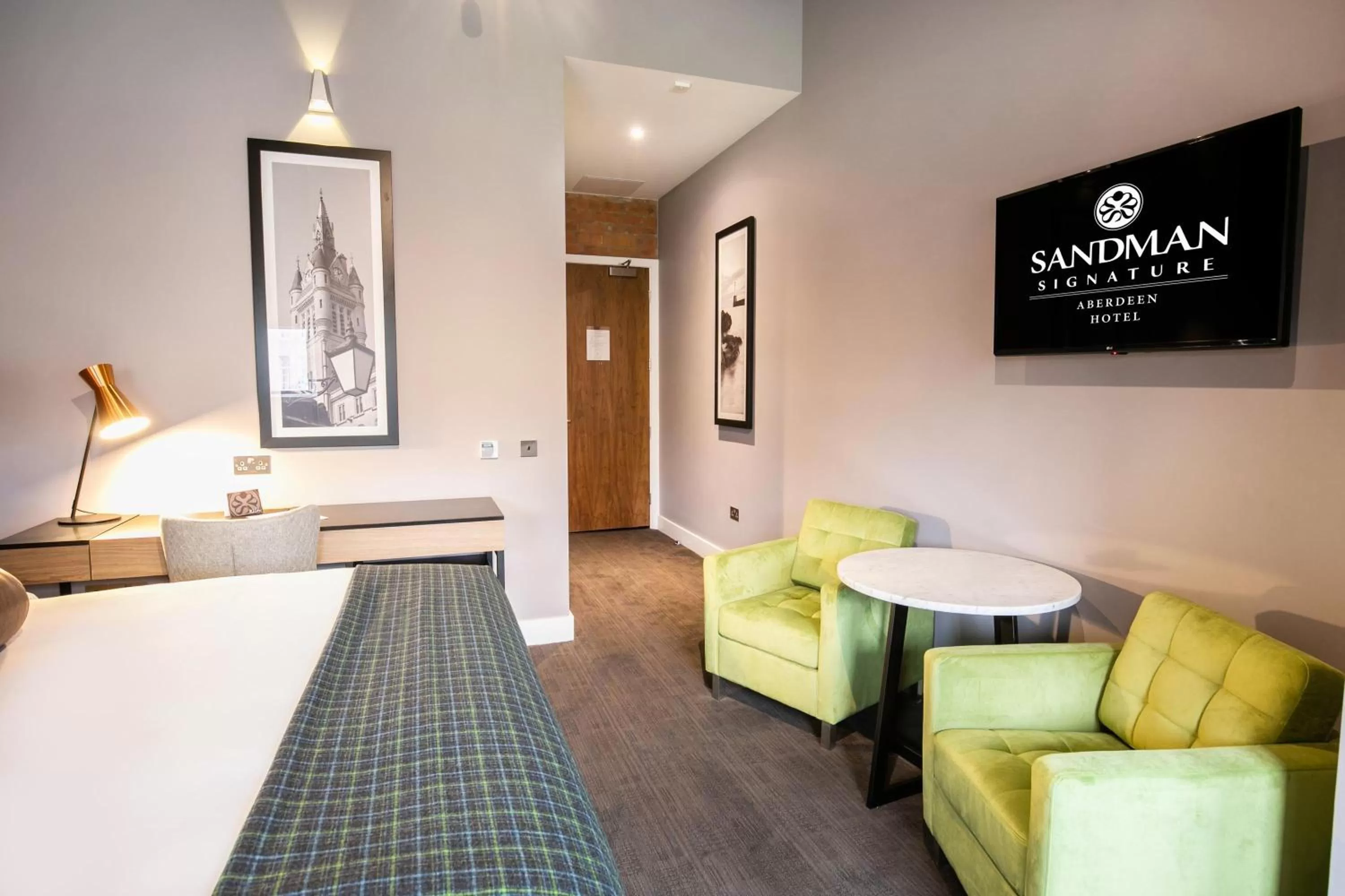 Photo of the whole room, Bed in Sandman Signature Aberdeen Hotel & Spa