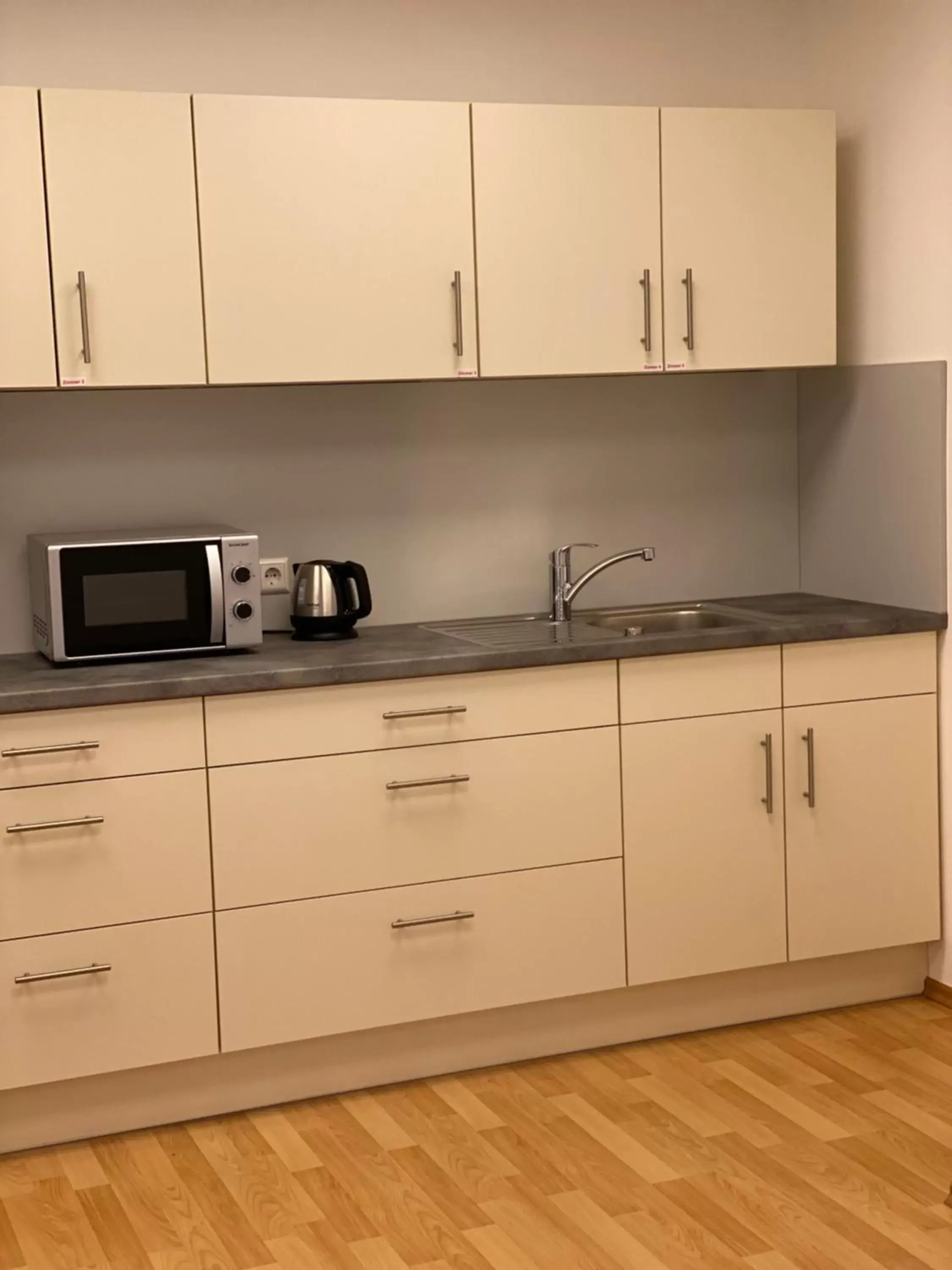 Single Room with Private Bathroom - single occupancy in Pension Schweizer Single Room with Private Bathroom - single occupancy in Pension Schweizer