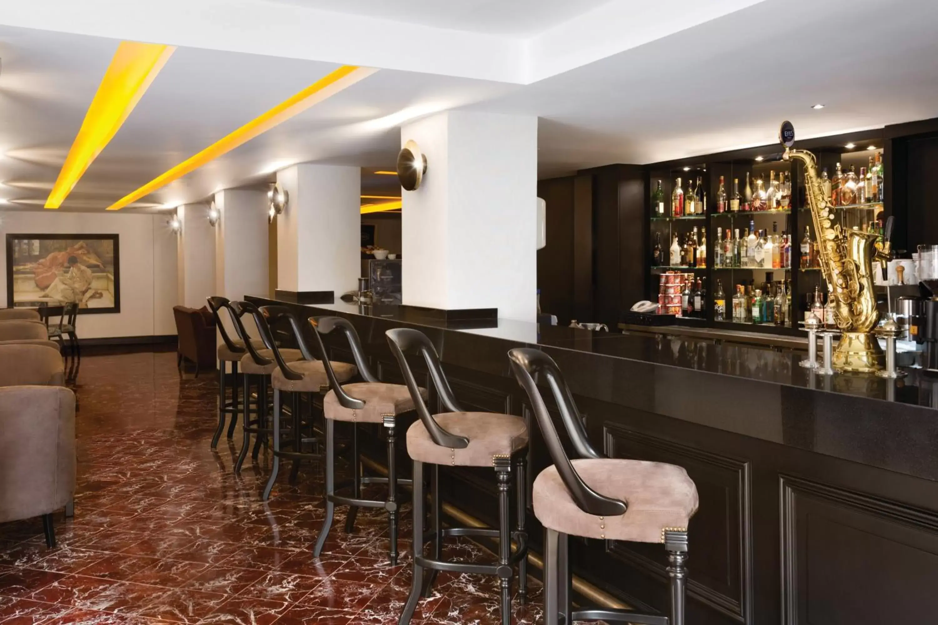 Lounge or bar, Lounge/Bar in Crowne Plaza Istanbul - Old City, an IHG Hotel