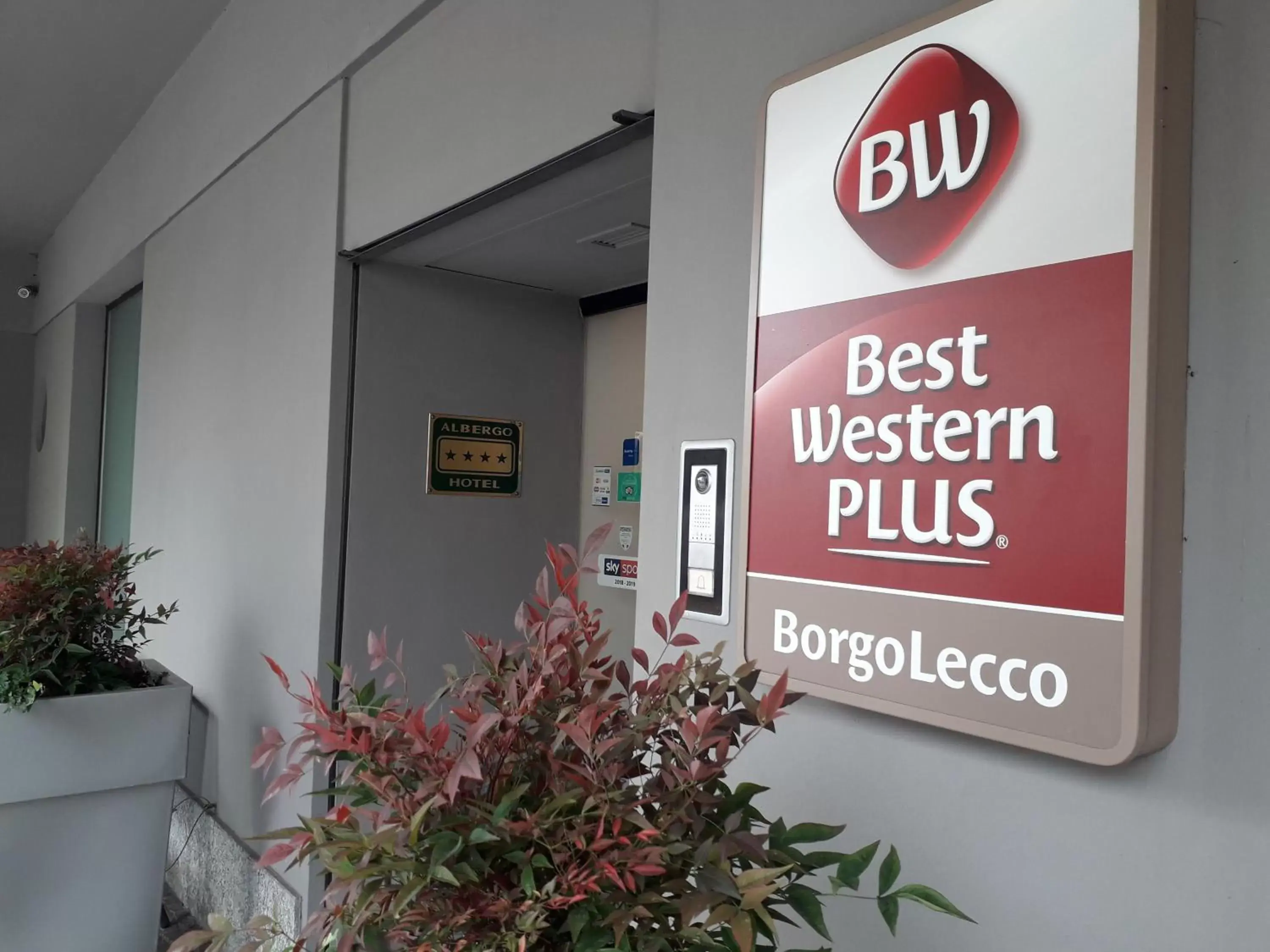 Facade/entrance in Best Western Plus Borgolecco Hotel