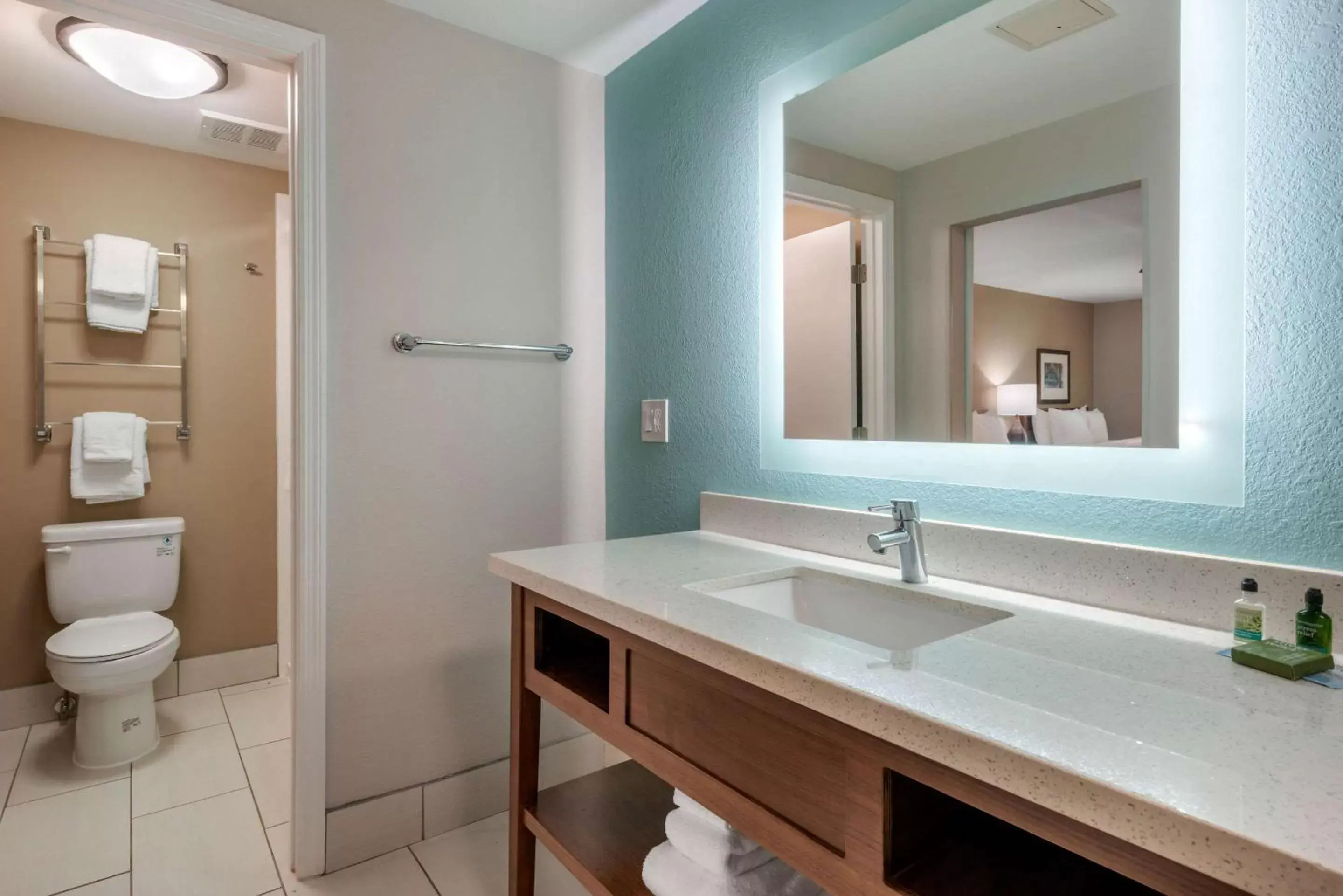 Bathroom in Seafarer Inn & Suites, Ascend Hotel Collection